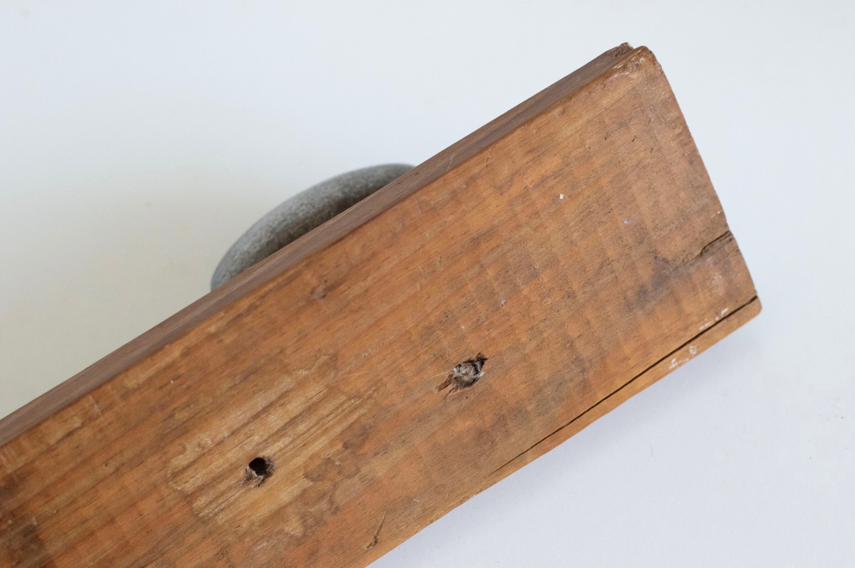 Wall coat rack in wood and metal