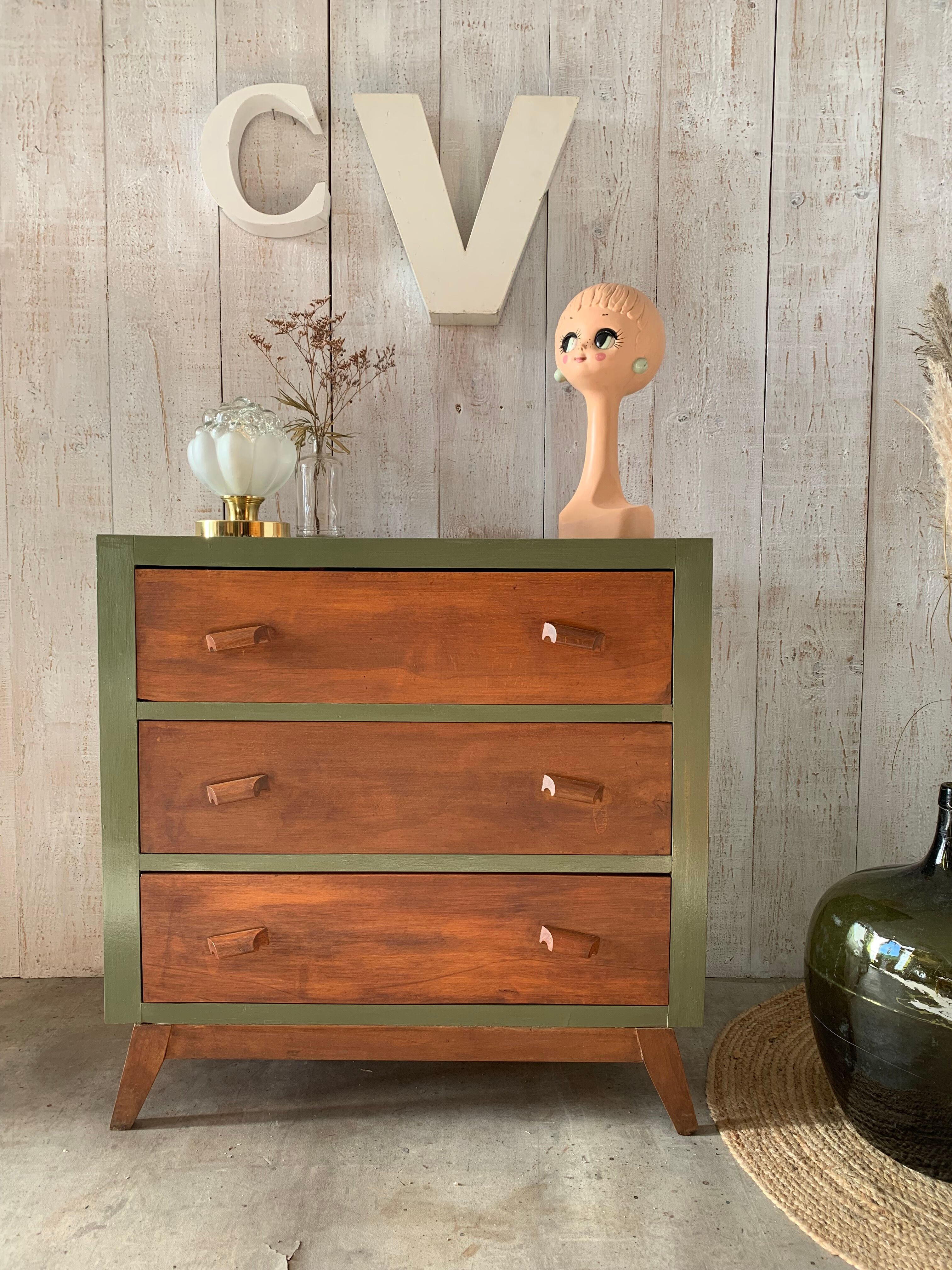 Vintage chest of drawers