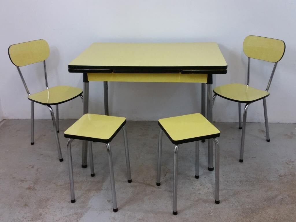 Table and chairs in formica yellow