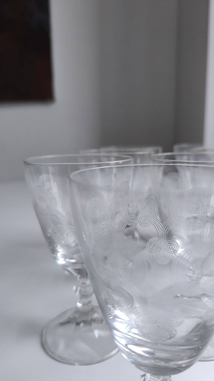 Set de 10 verres à vin en verre ciselé