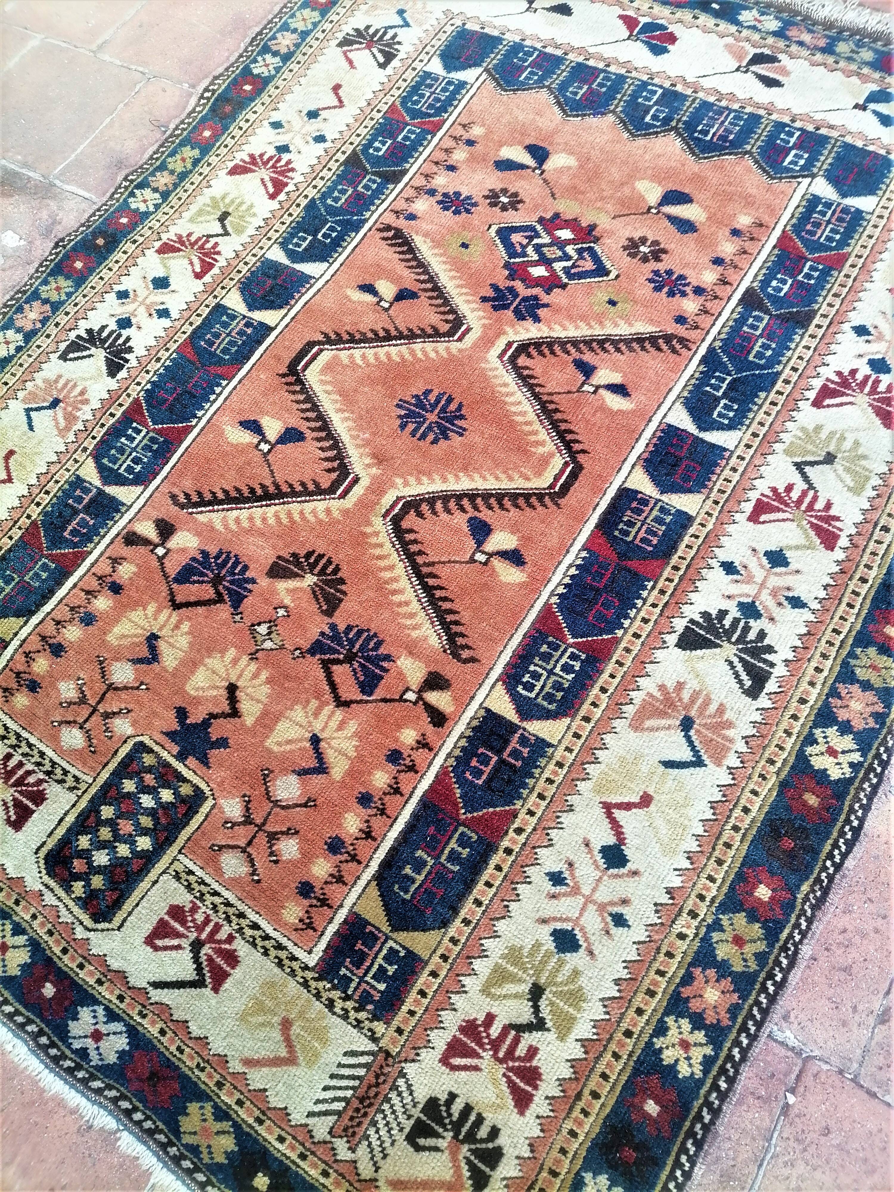 Oriental carpet from Turkey 152 x 118