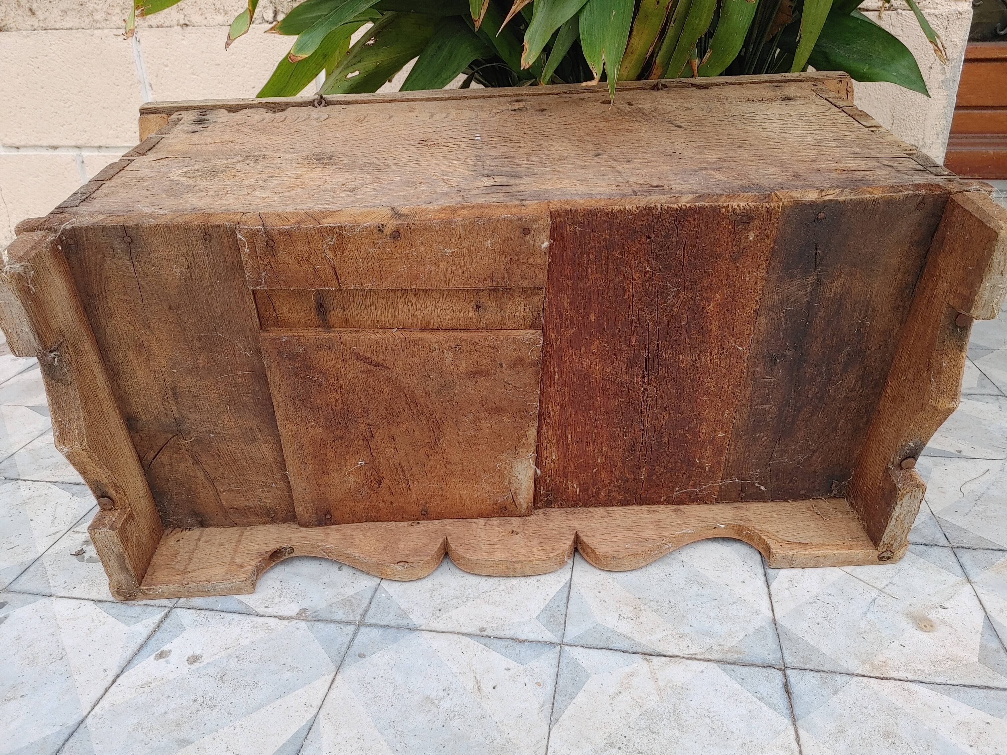 Very old solid oak chest Folk Art of Queyras