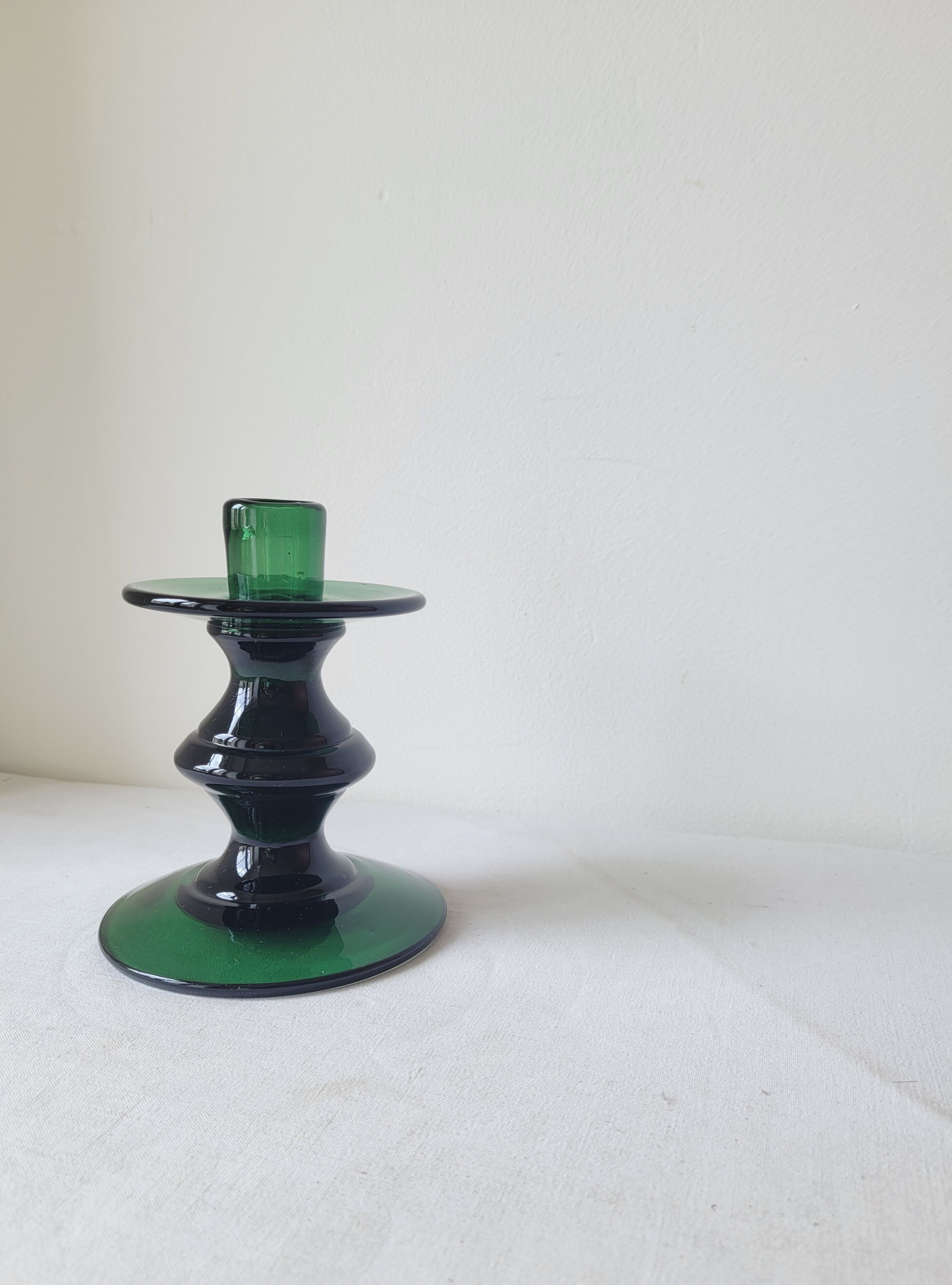 Empoli verde candle holder in green glass