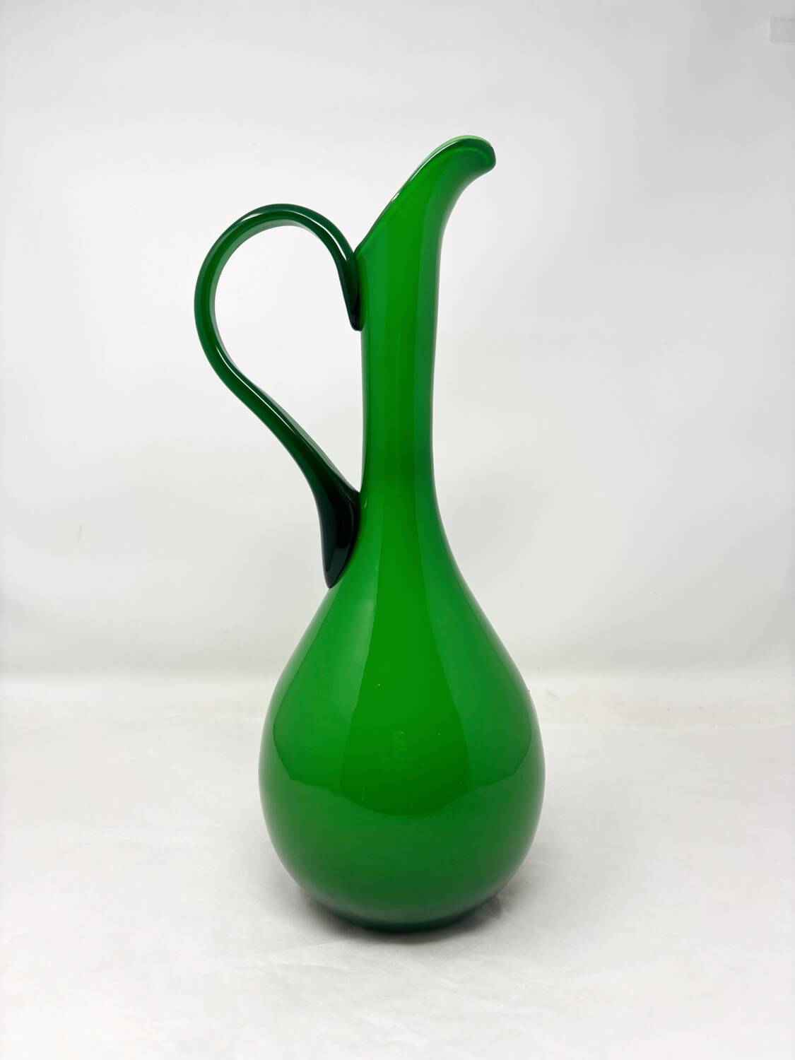Empoli grass green opaline vase