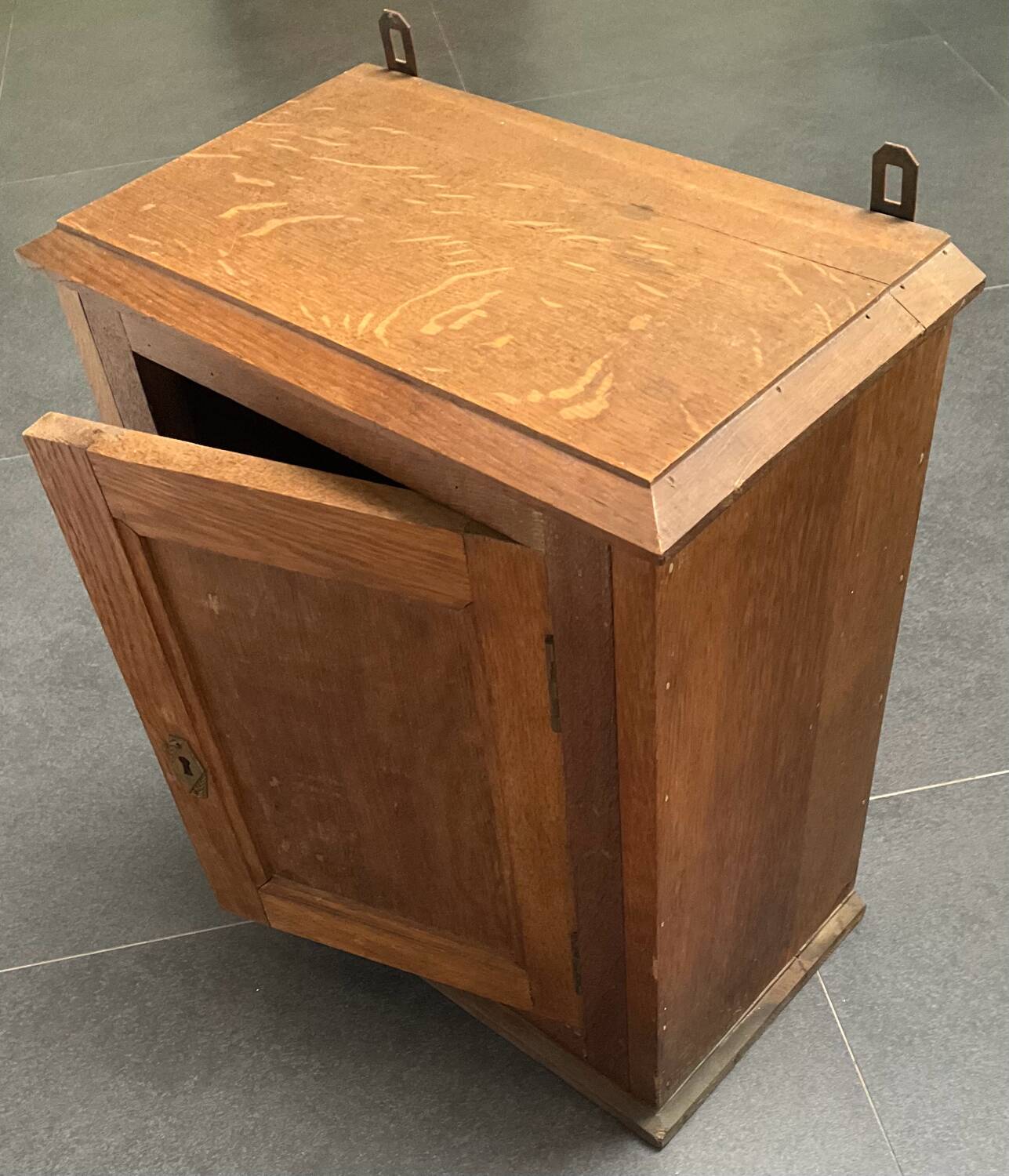 Art deco medicine cabinet