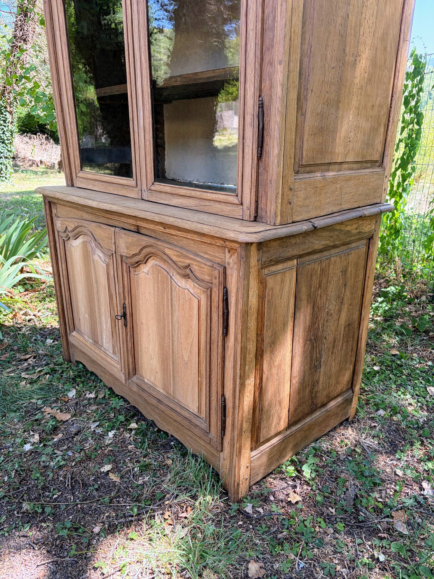 Oak dresser from the early 19th century.