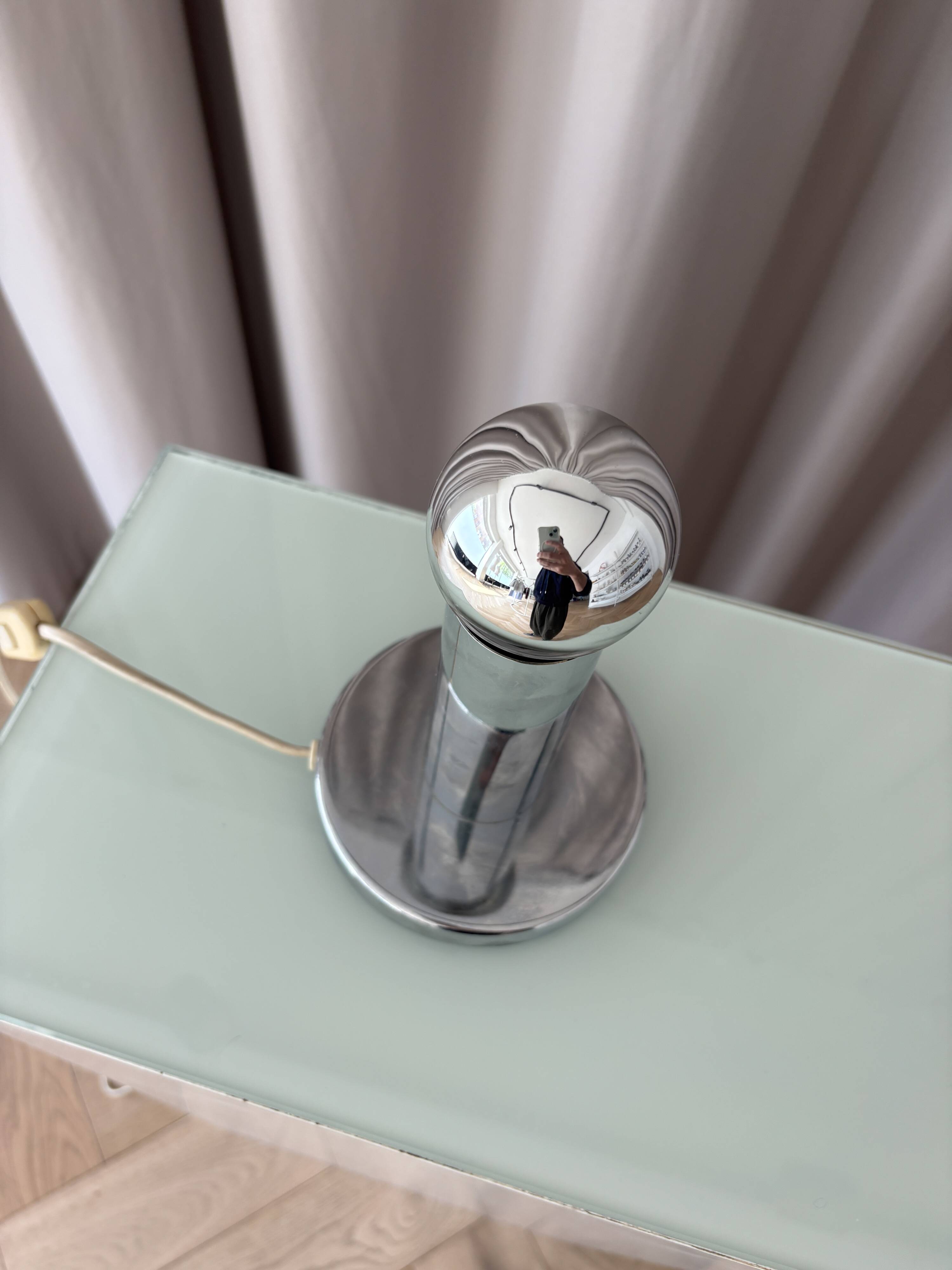 Vintage modernist lamp in chrome – minimalist design