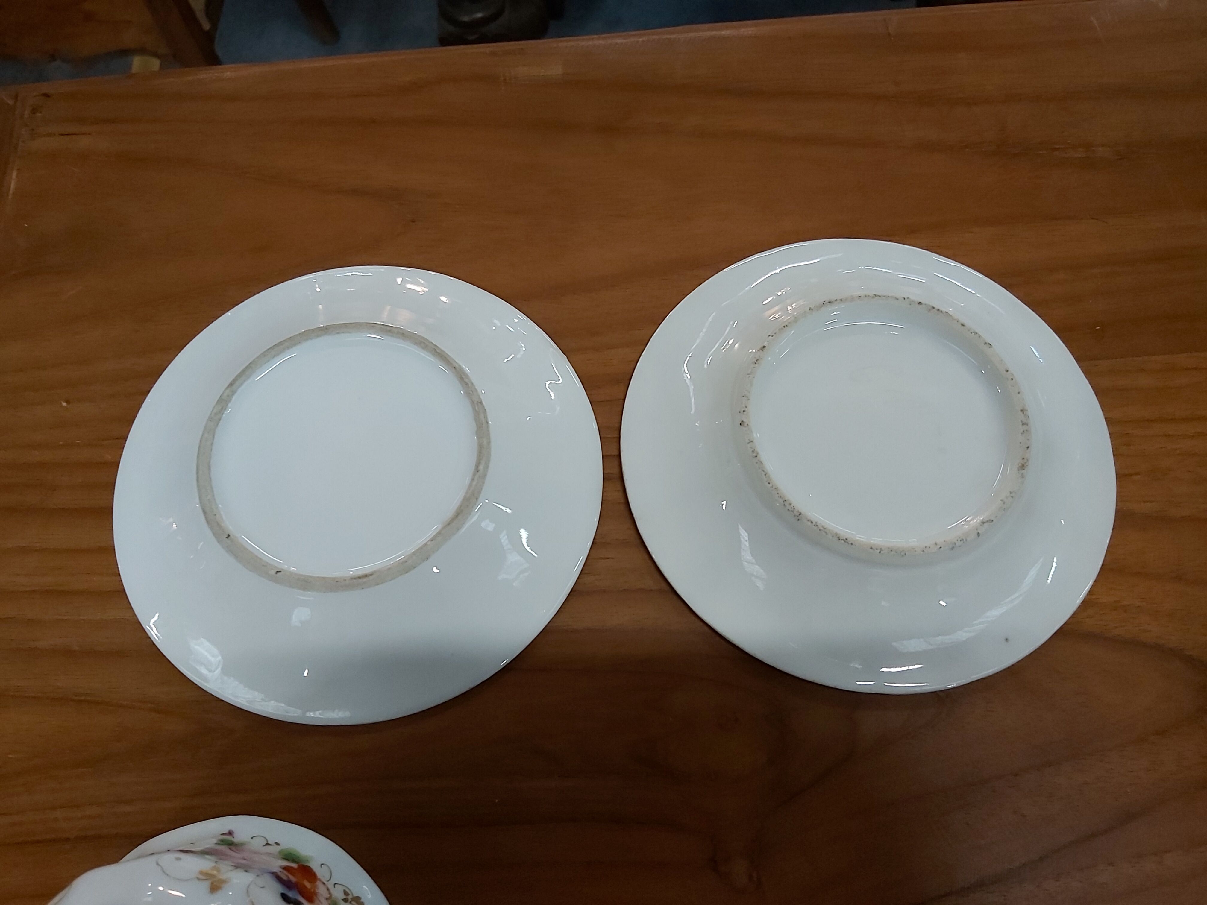 Duo tasses et sous-tasses en porcelaine Vieux Paris XIX ème