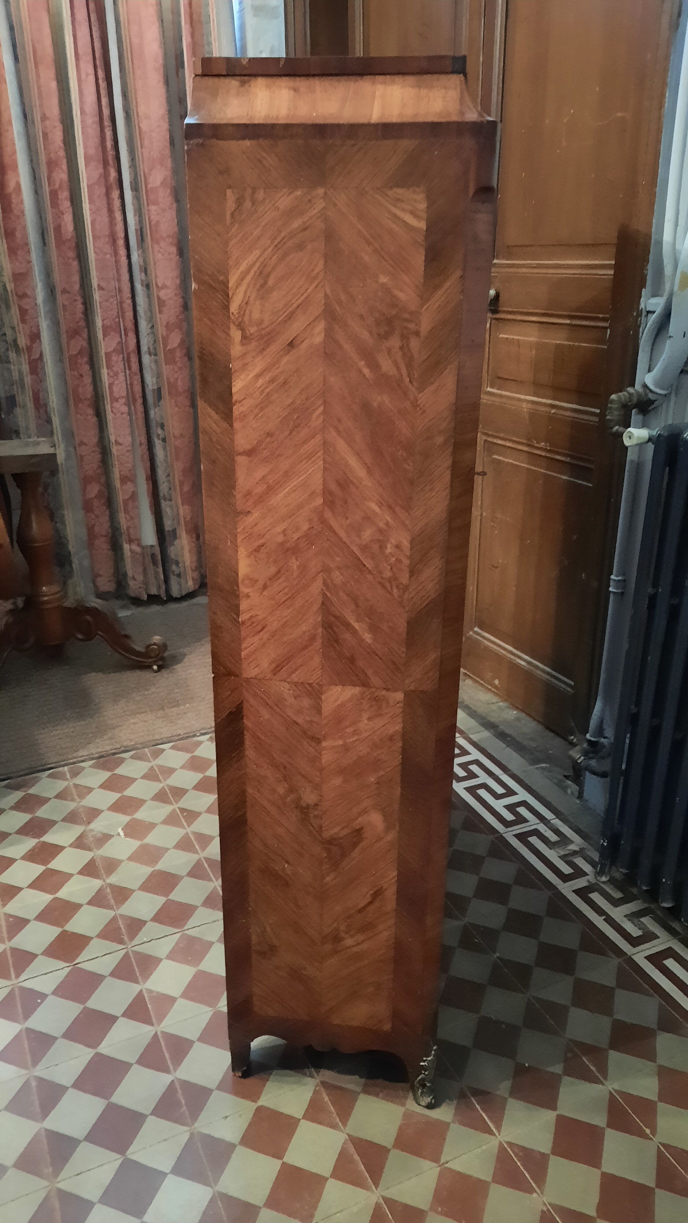 Empire style showcase