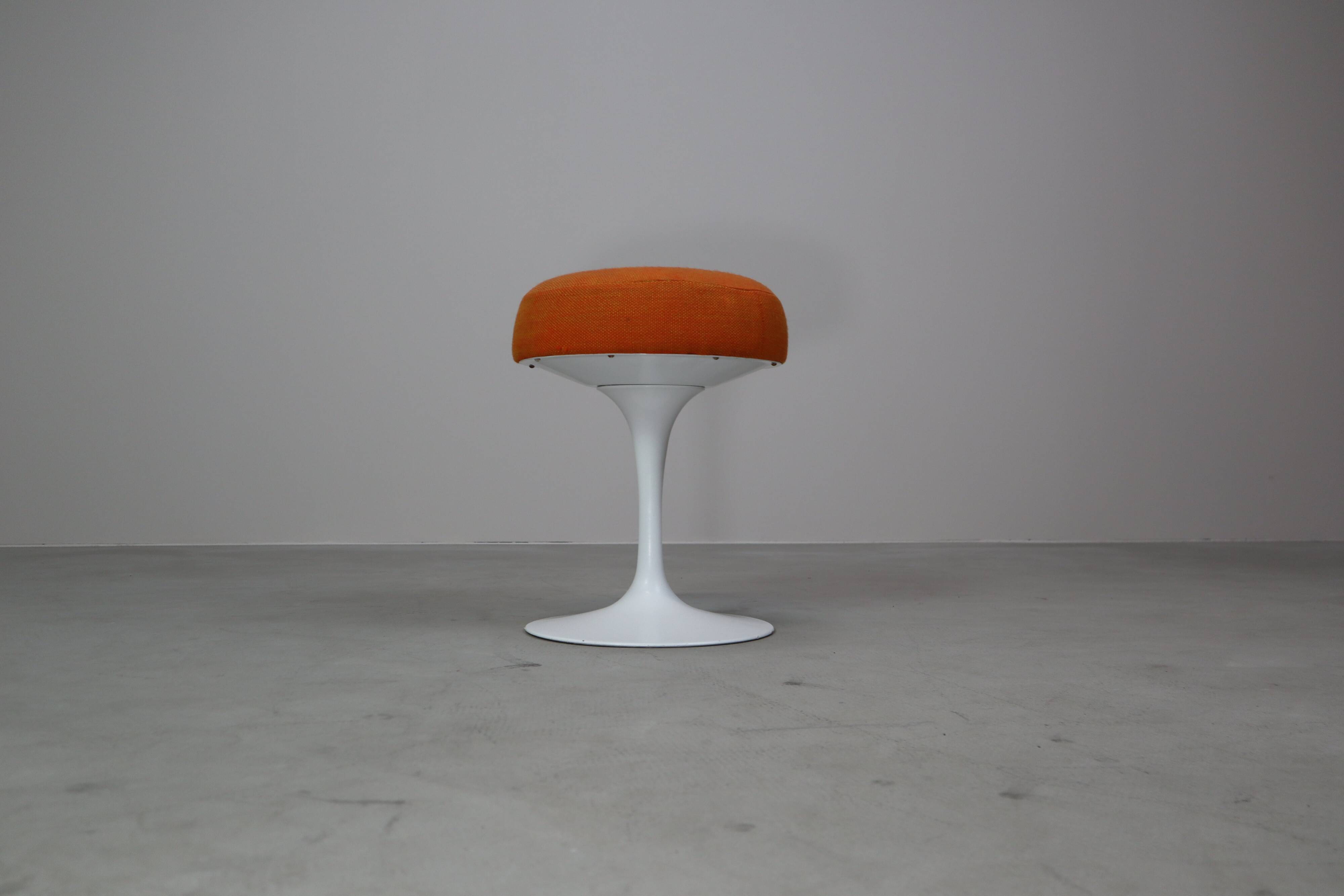 Pair of Eero Saarinen Tulip Stools for Knoll International