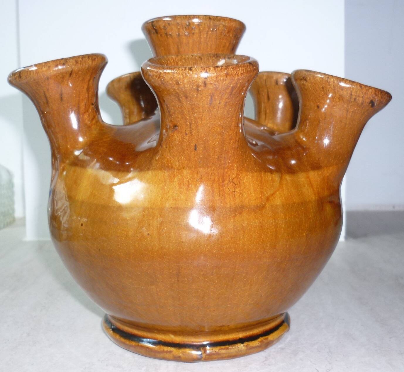 6-neck ceramic vase