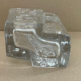 Vase en cristal épais Daum. Décor sculpté forme moderniste. 1960 - 70