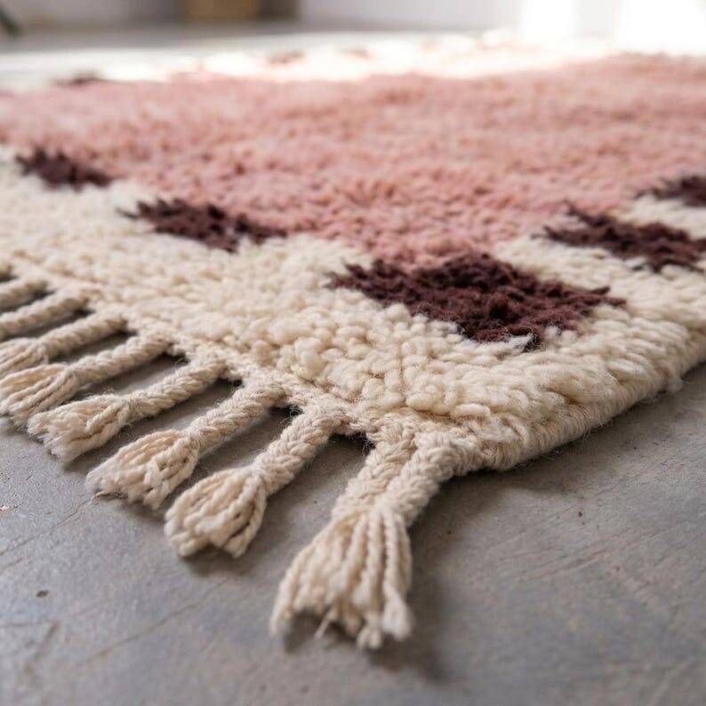 Handmade traditional natural wool rug 150/250 cm