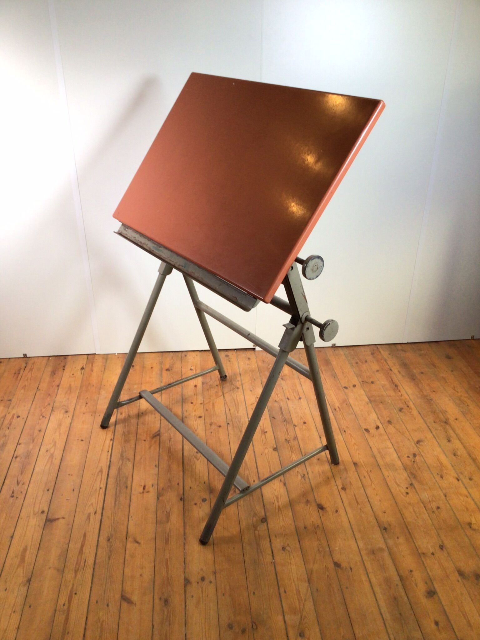 Drawing table