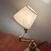 Vintage table lamp in woven rattan, honey colour & beige lampshade –