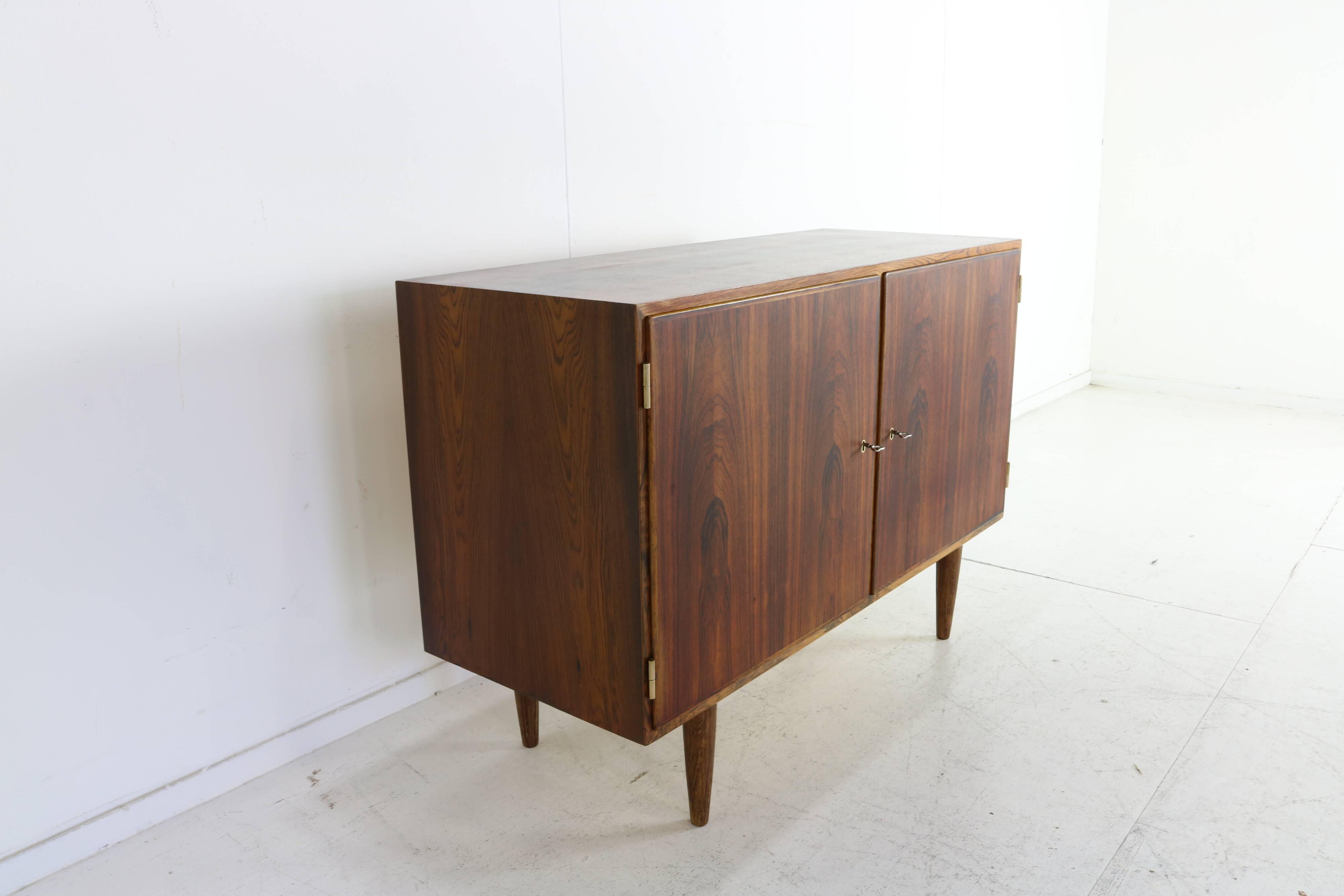 Rosewood cabinet by Poul Hundevad