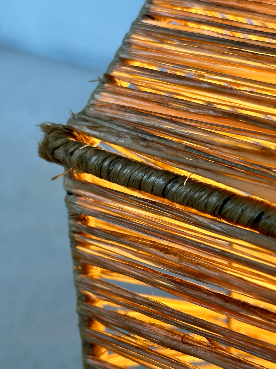 Table lamp in metal and raffia, 50s design