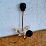 Patère en métal doré et boules noires, 1950