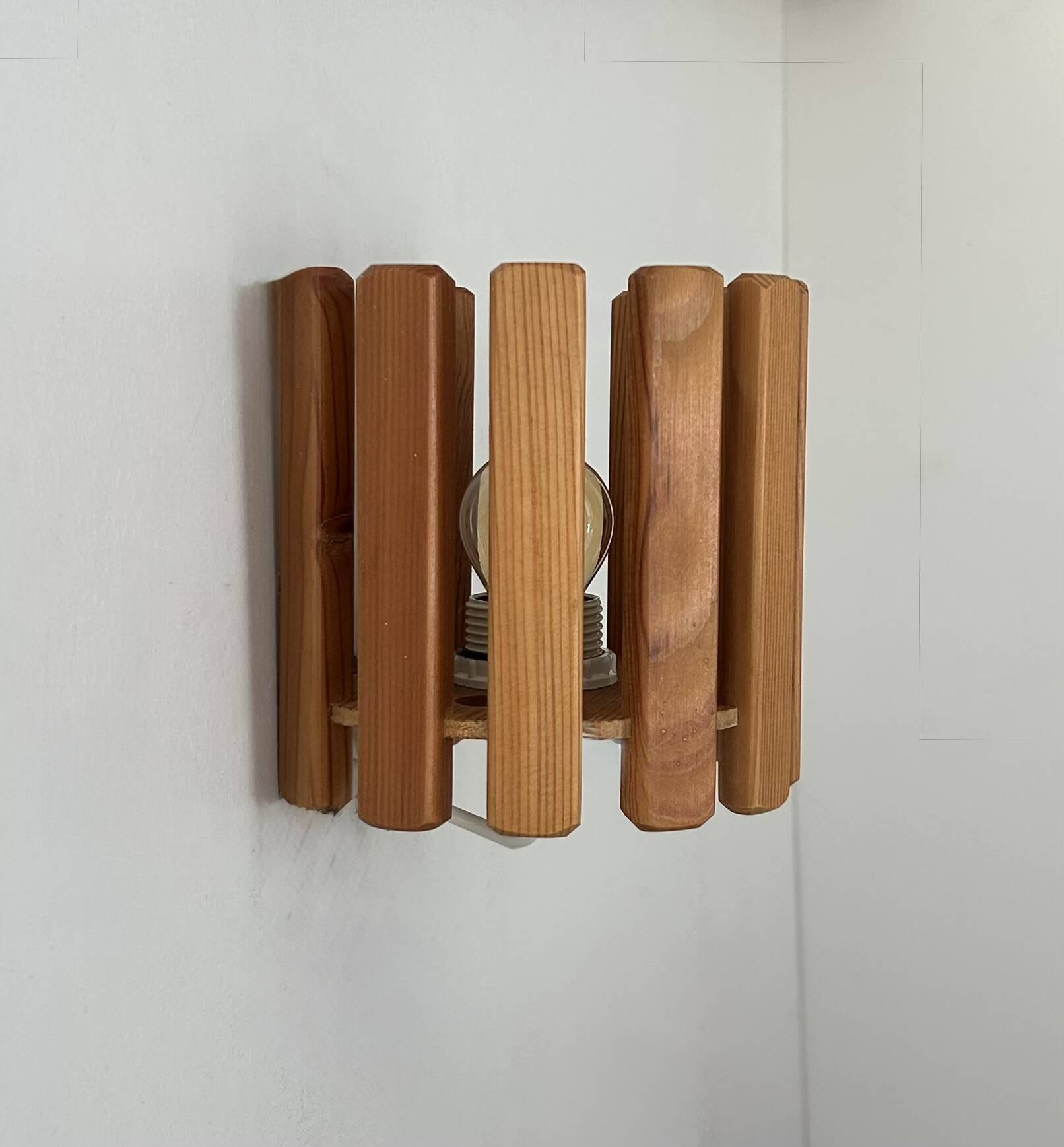 Vintage pine wall lamp, Sweden 1970
