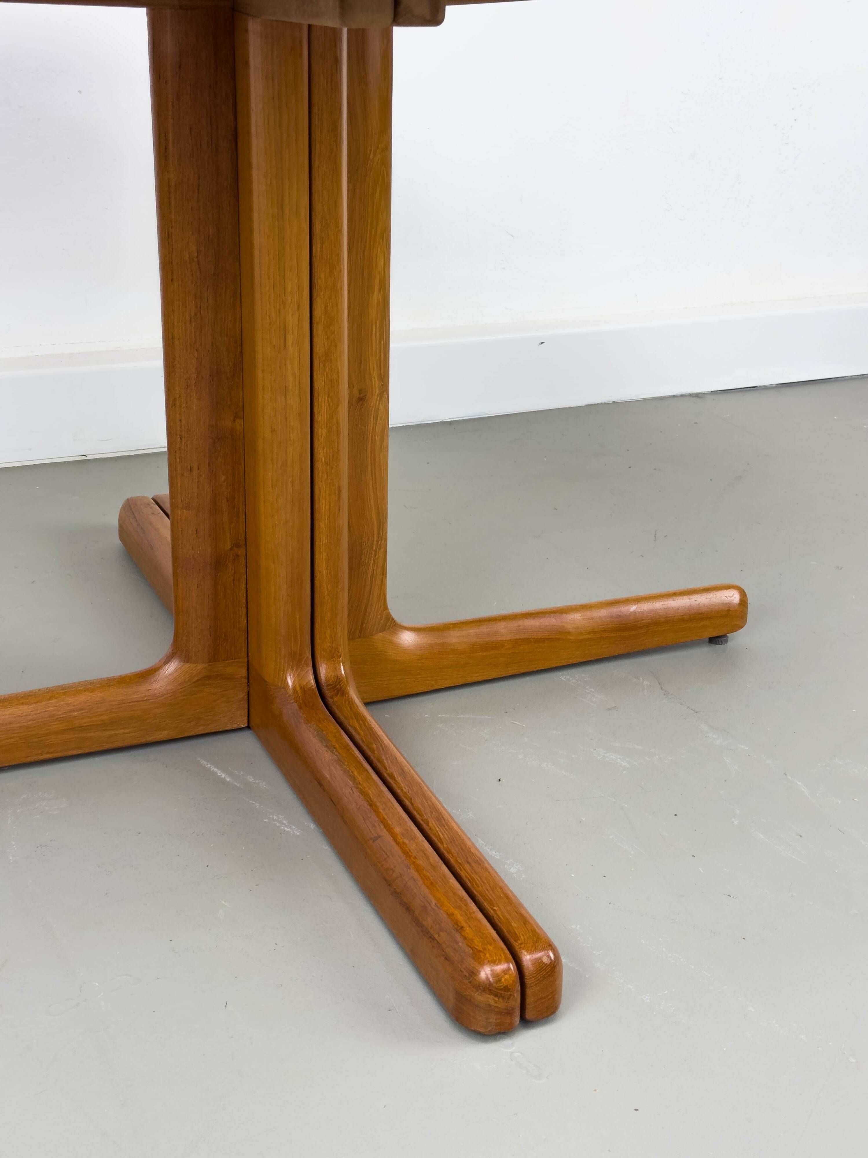 Table de Salle à Manger Ronde en Teck avec Extension, Danemark, années 1970