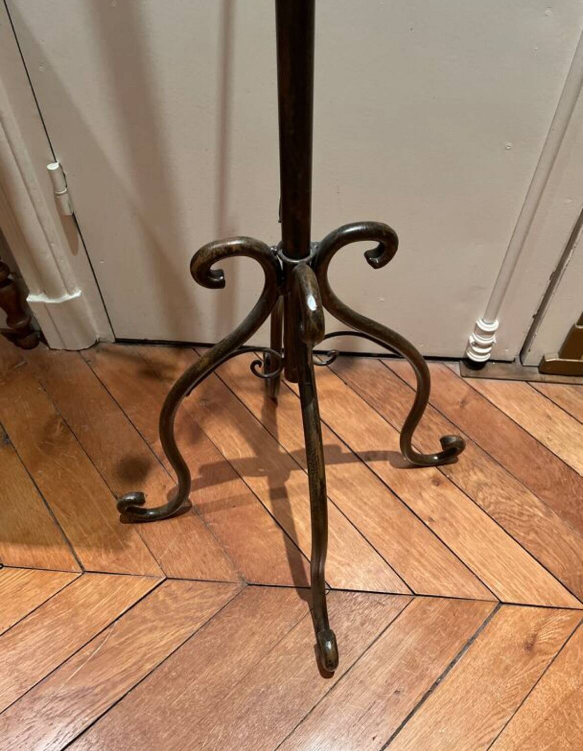 Coat rack on ball stand