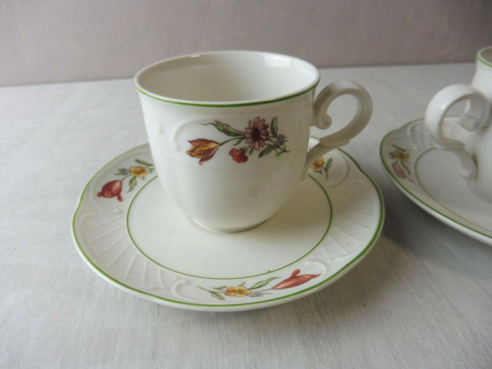 Anciennes tasses et sous tasses, tulipe, en céramique, Villeroy & Boch