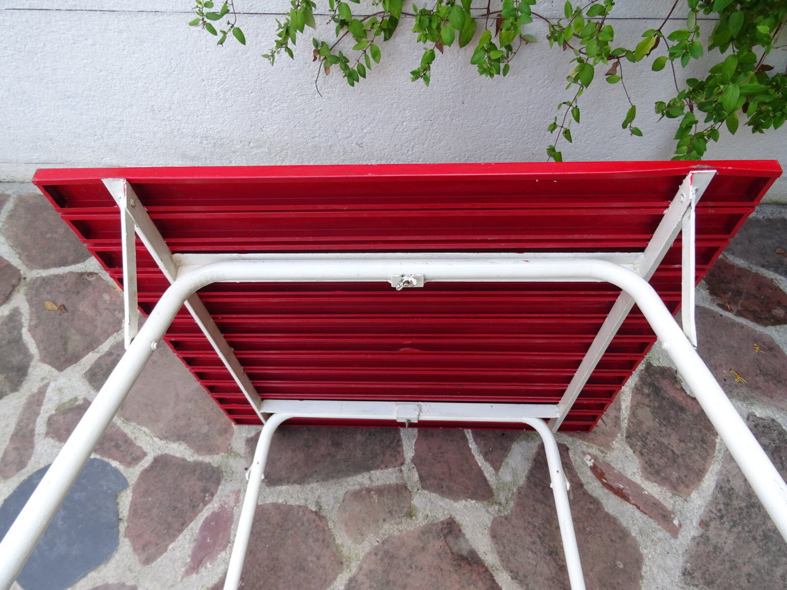 Metal folding table