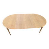 Table à manger scandinave ronde extensible décapée en teck brut 1950