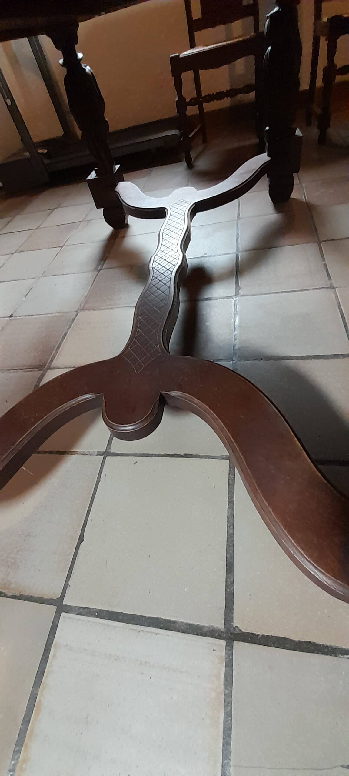 Breton dining room table with 2 extensions and 6 chairs with Breton characters