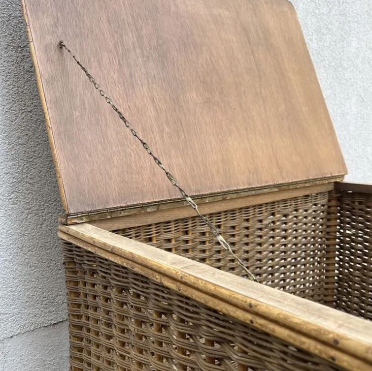 Coffre de rangement ancien