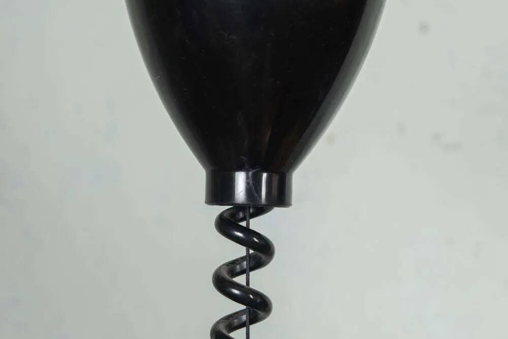 Postmodern minimalist suspension from the 80s, adjustable suspension.