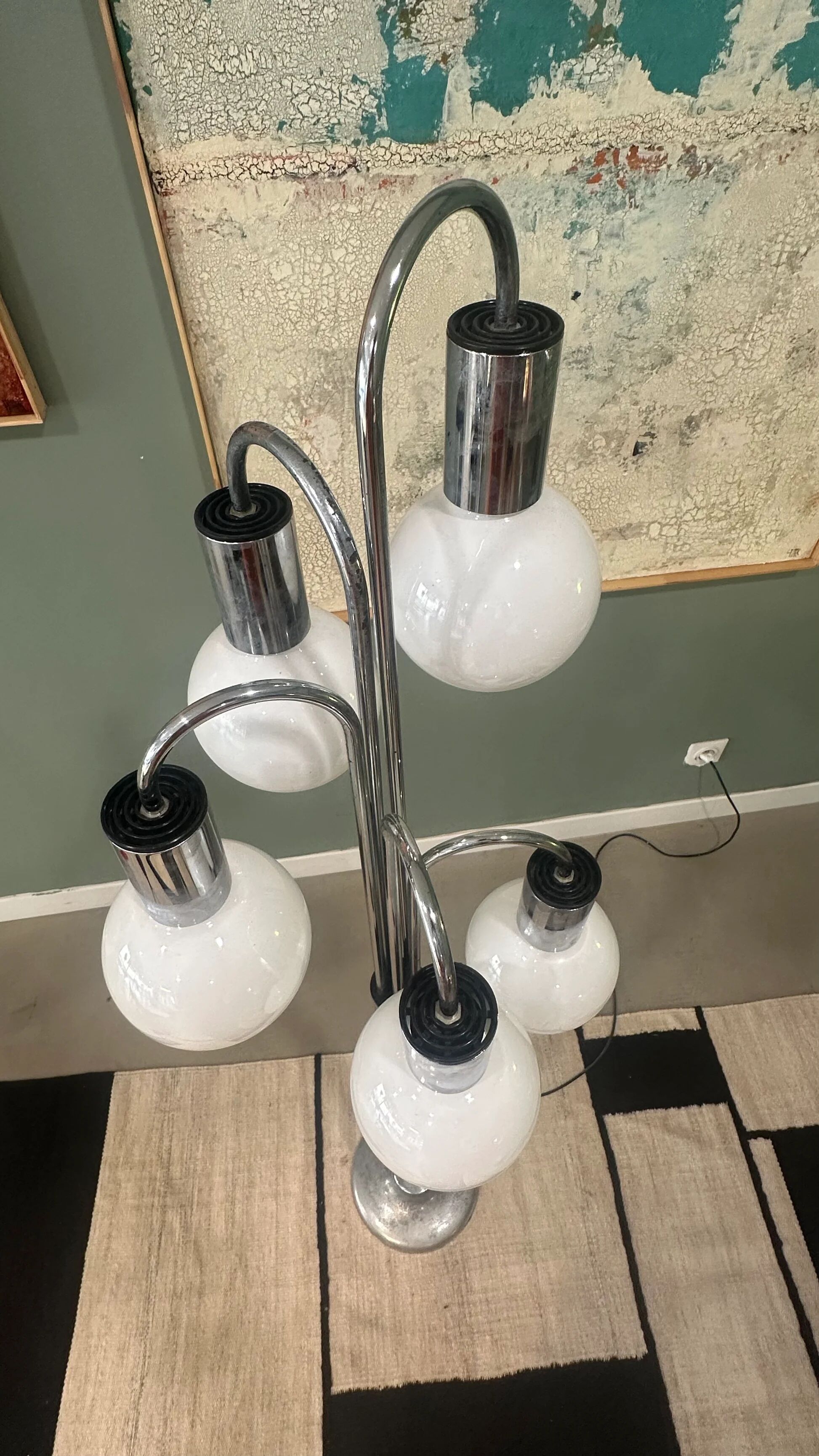 Waterfall lamp post