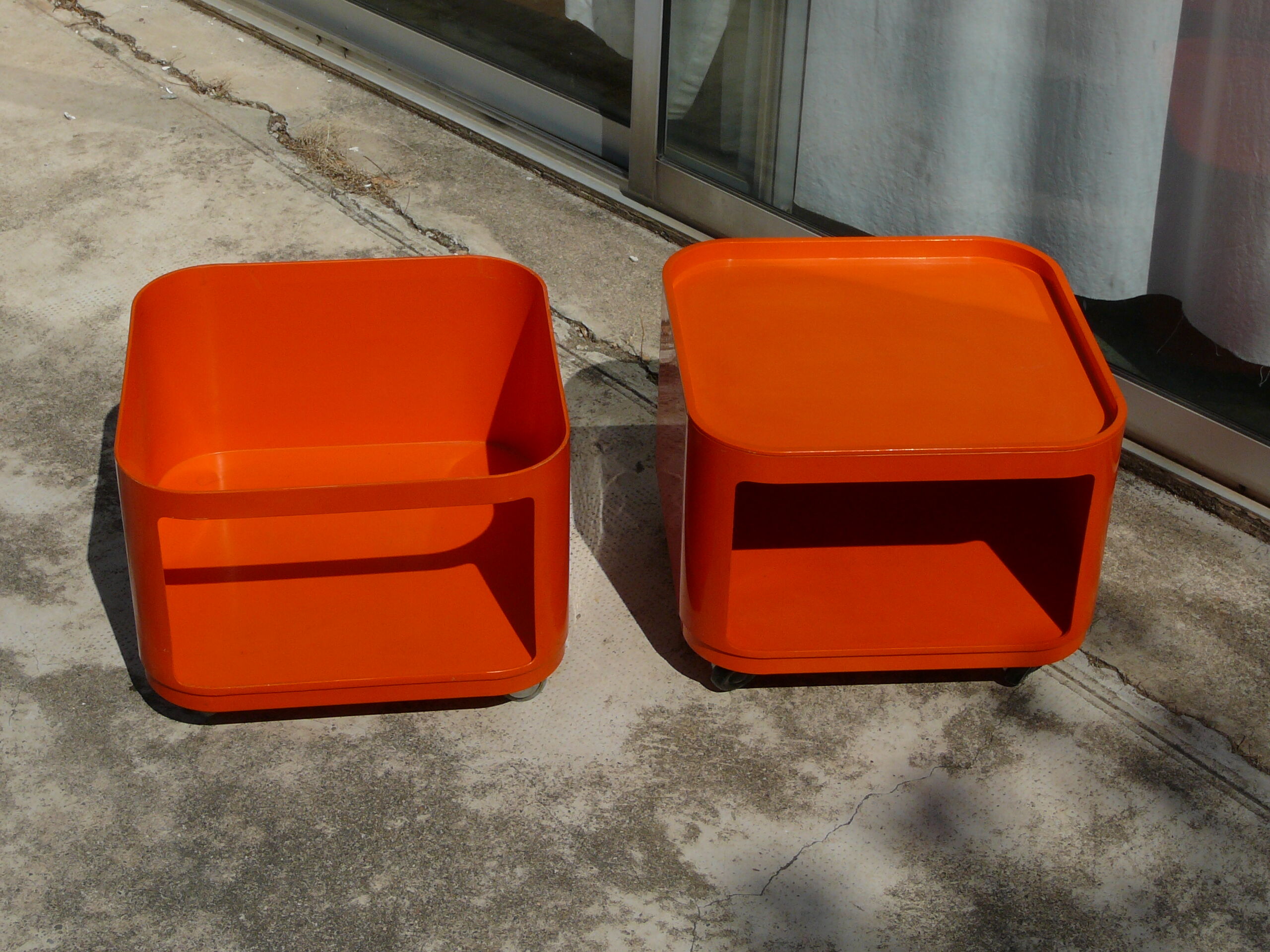 Anna Castelli rolling side table for Kartell