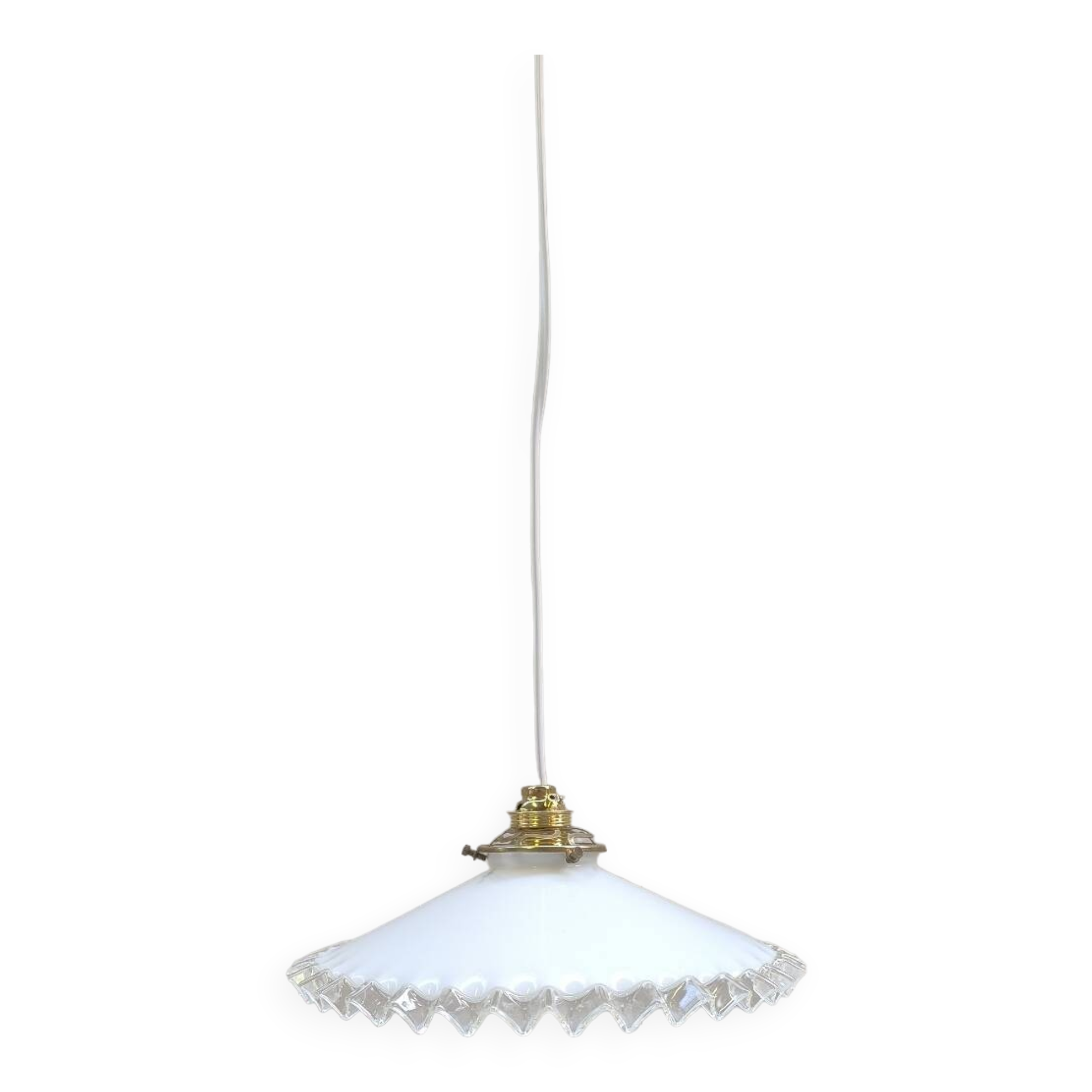 Notched opaline suspension