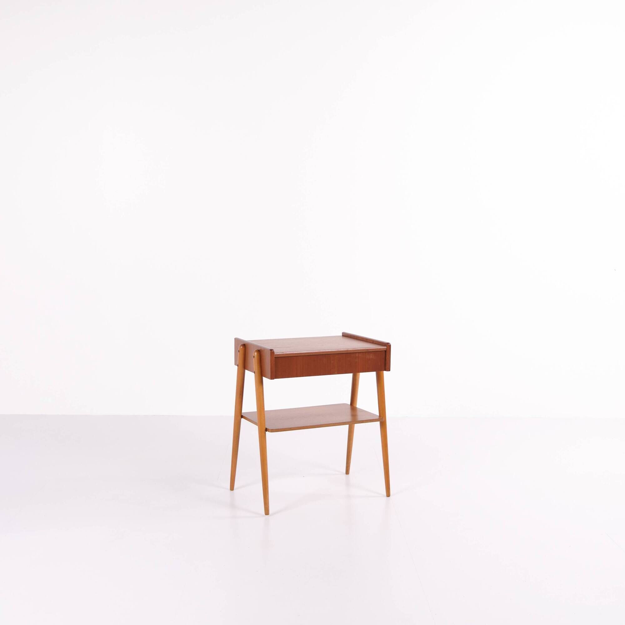 Side/bedside table - Teak - AB Carlström & Co furniture factory - Sweden - 1950s