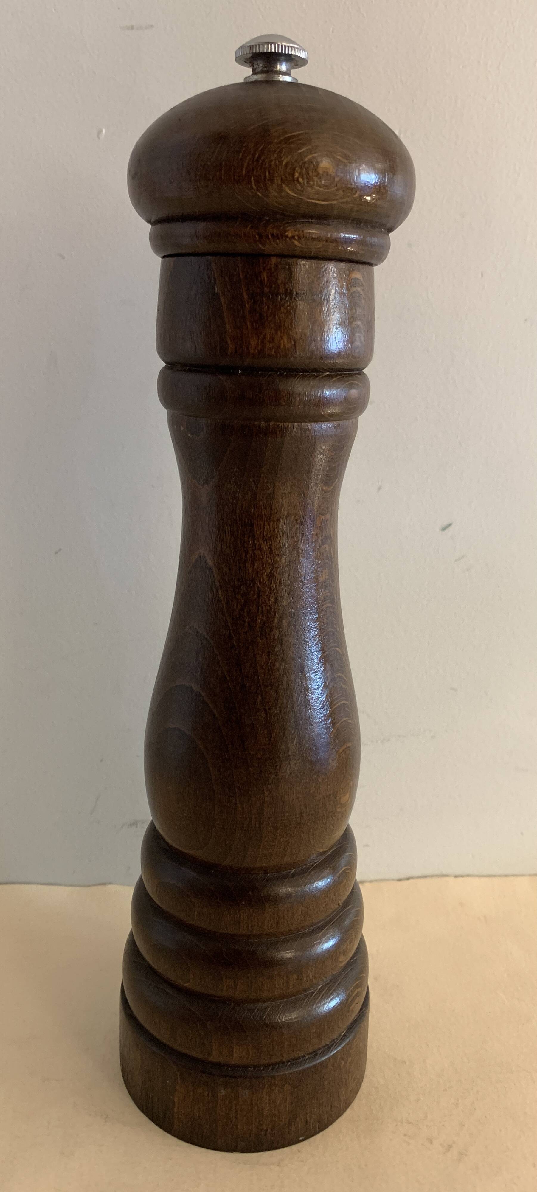 Peugeot Frères Lion wooden pepper mill or pepper shaker, height 26 cm
