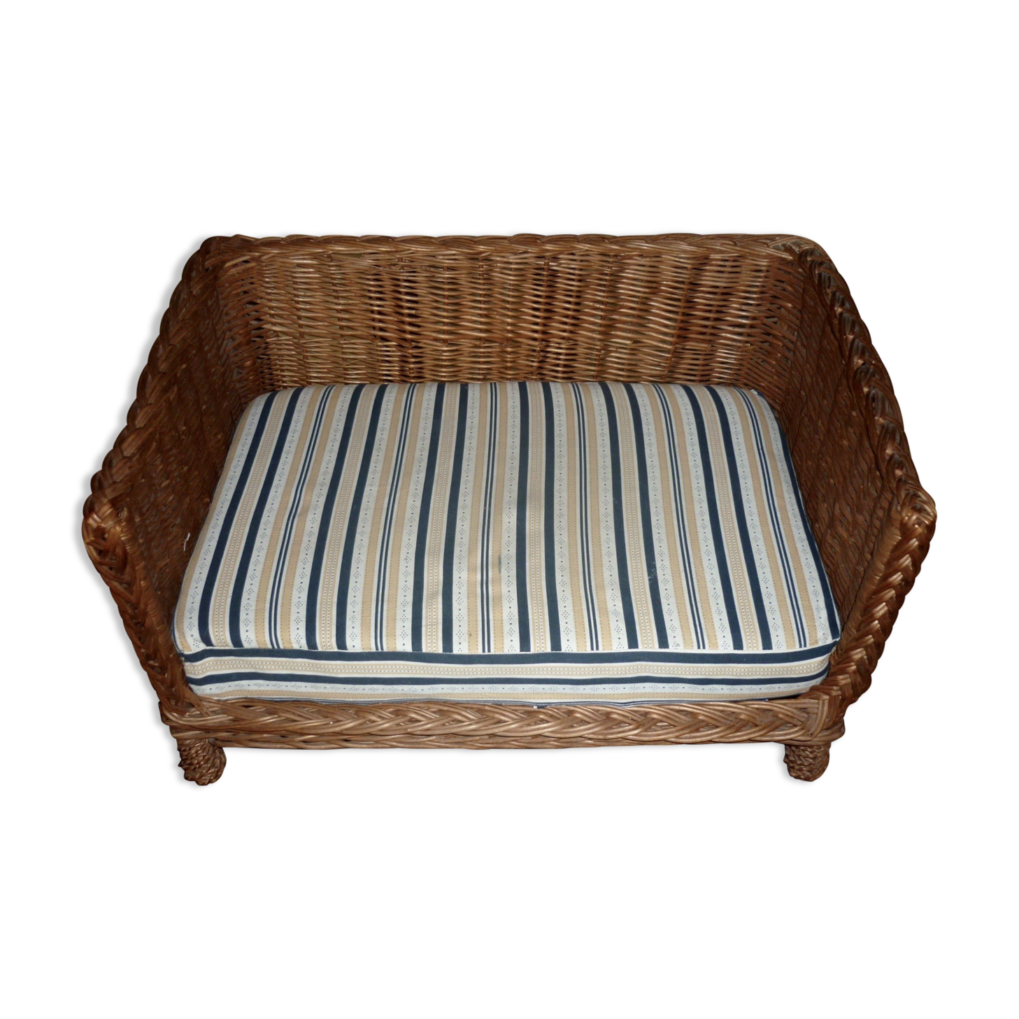Wicker sofa basket