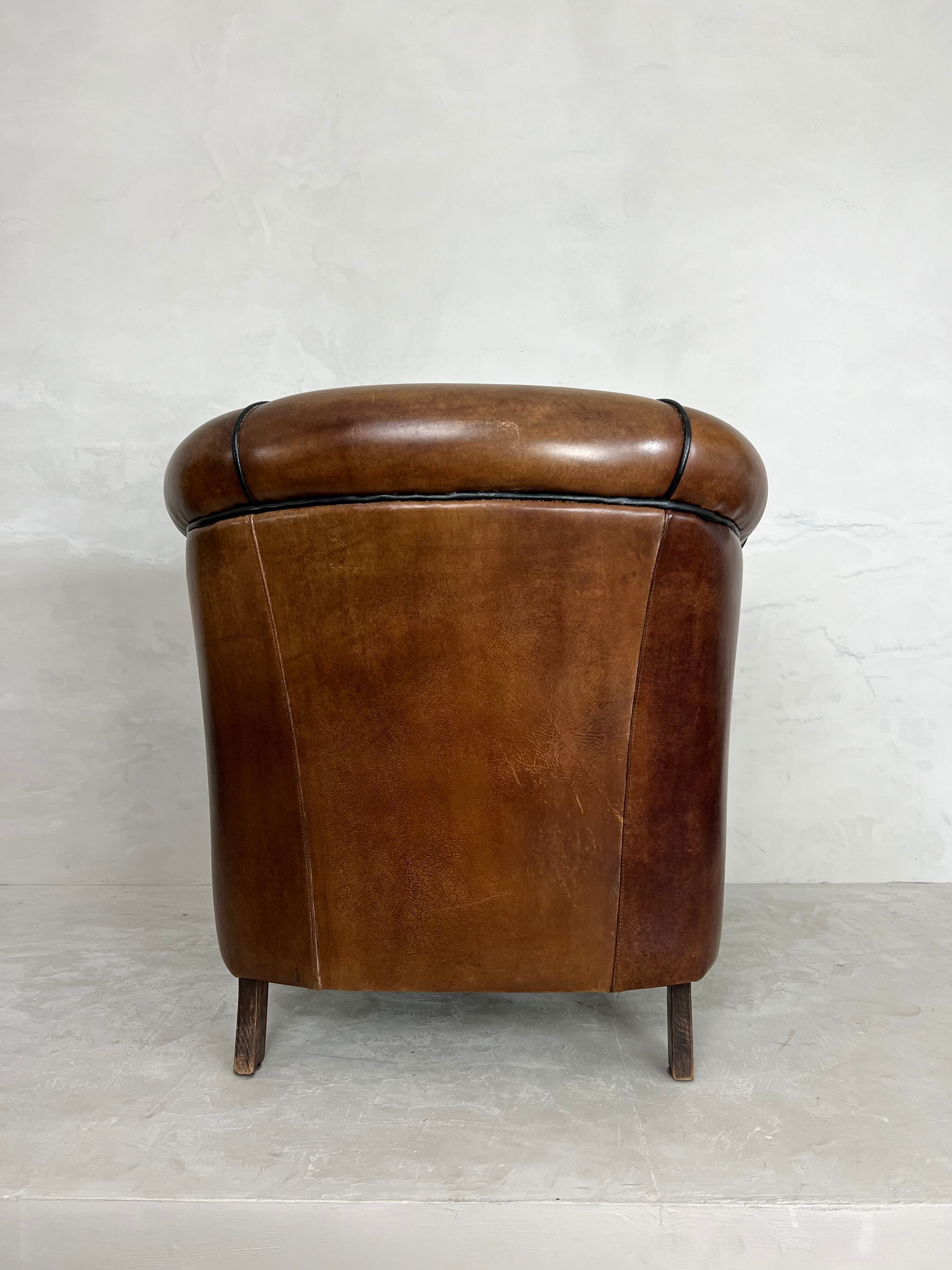 Clubchair sheep’s leather
