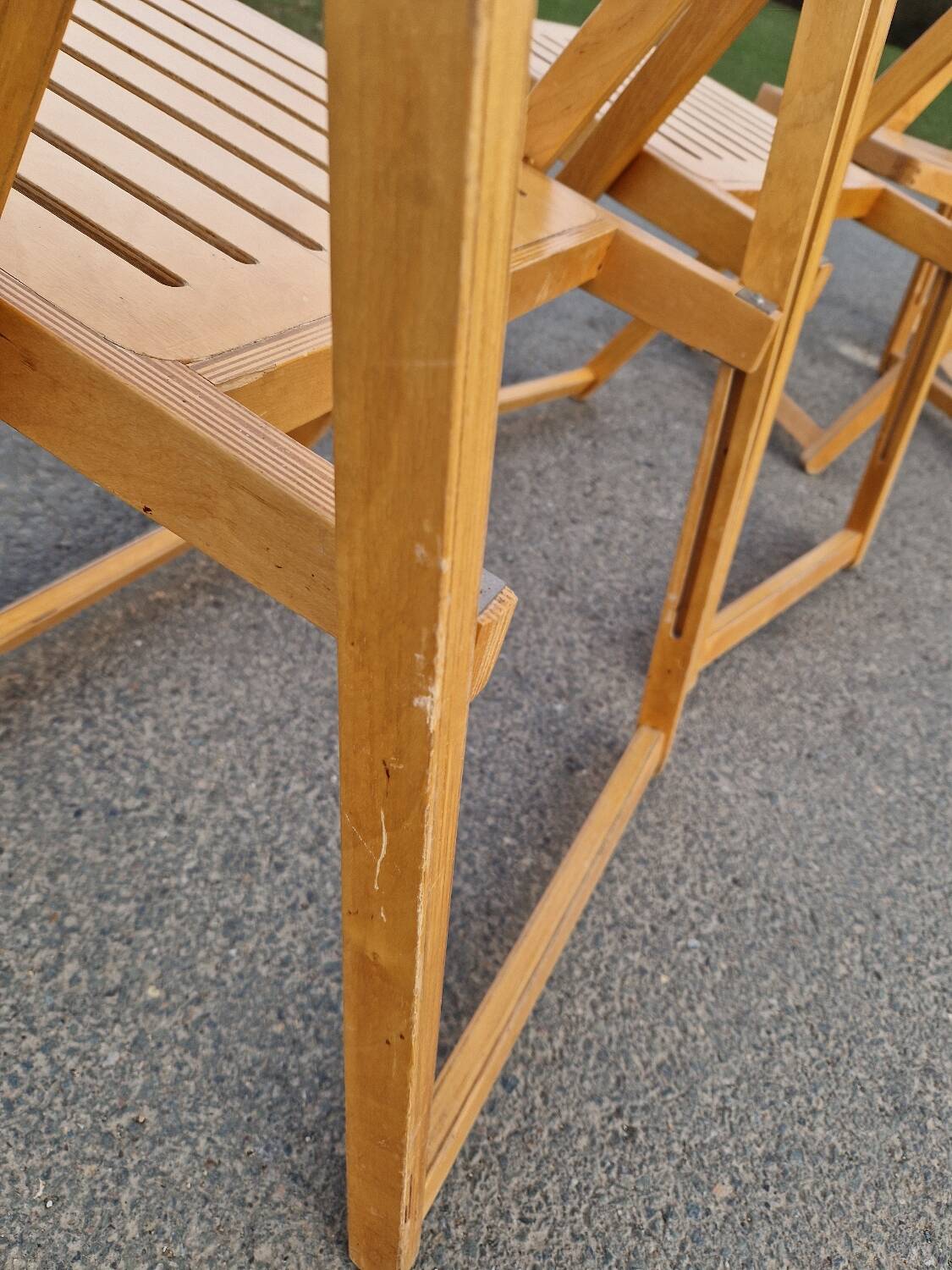 Set of 4 Folding Chairs in Wood and Plywood