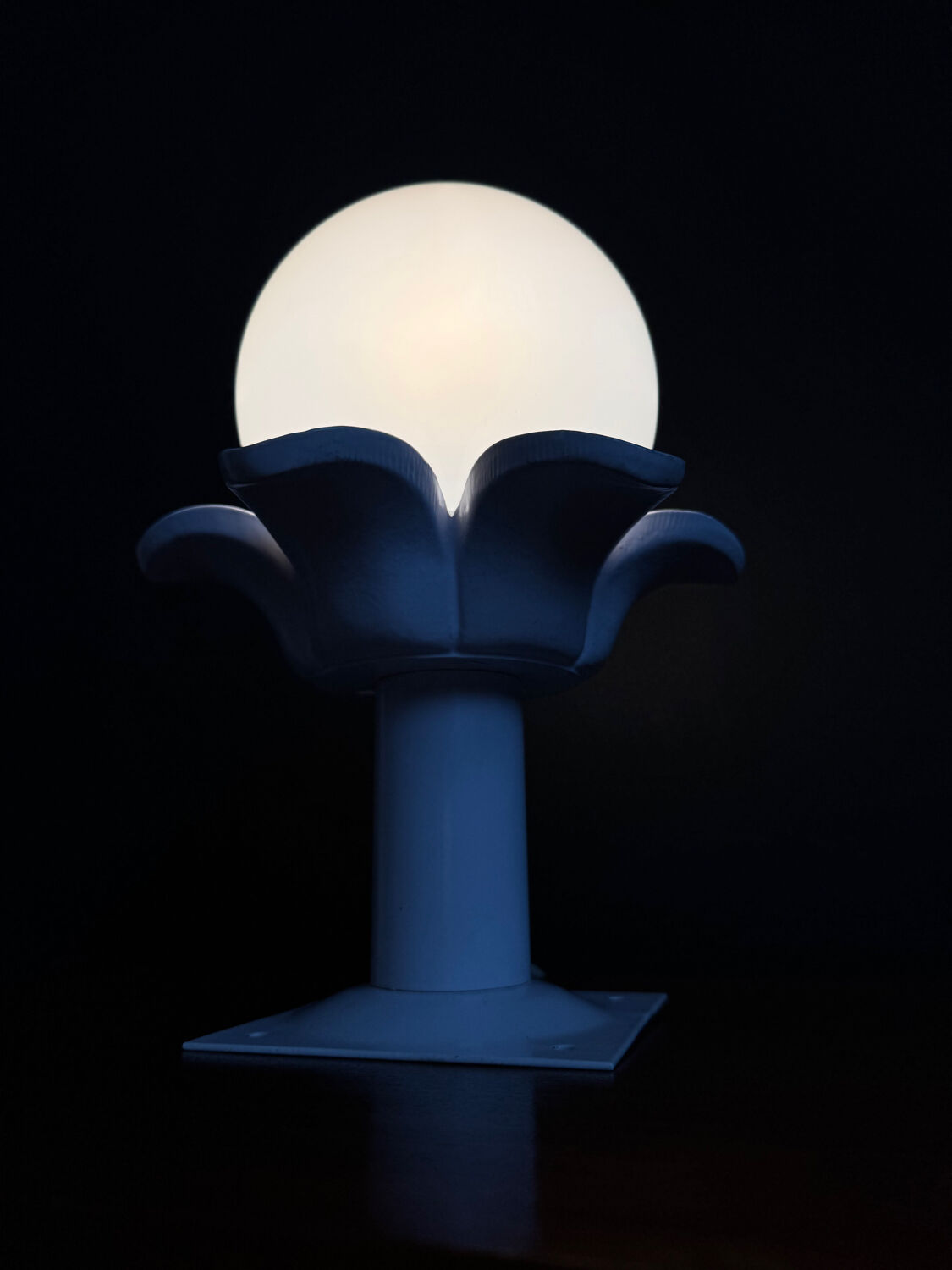 Opaline palm tree ceiling light from the 1980s.