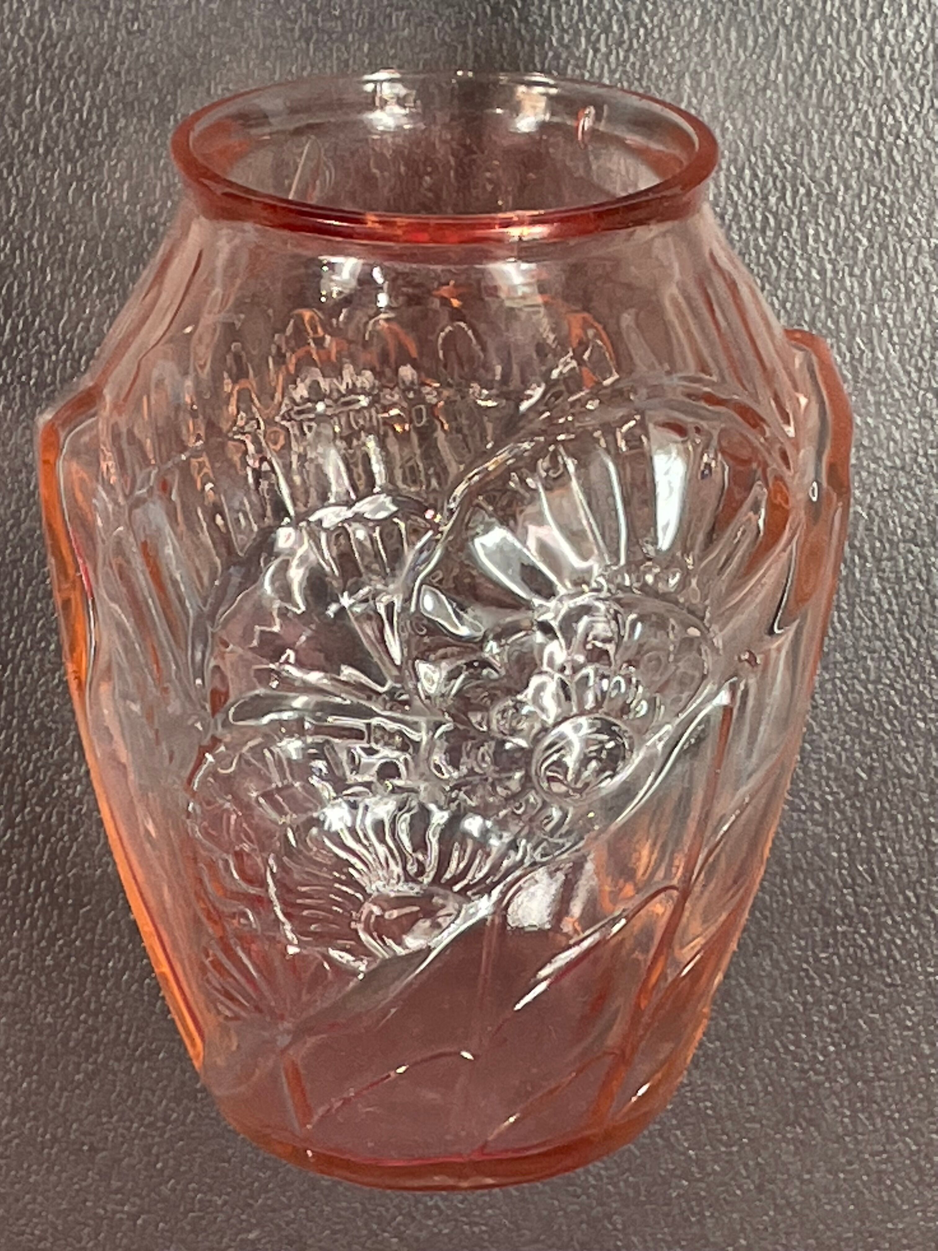 Old art deco vase sn pressed glass pink, 30