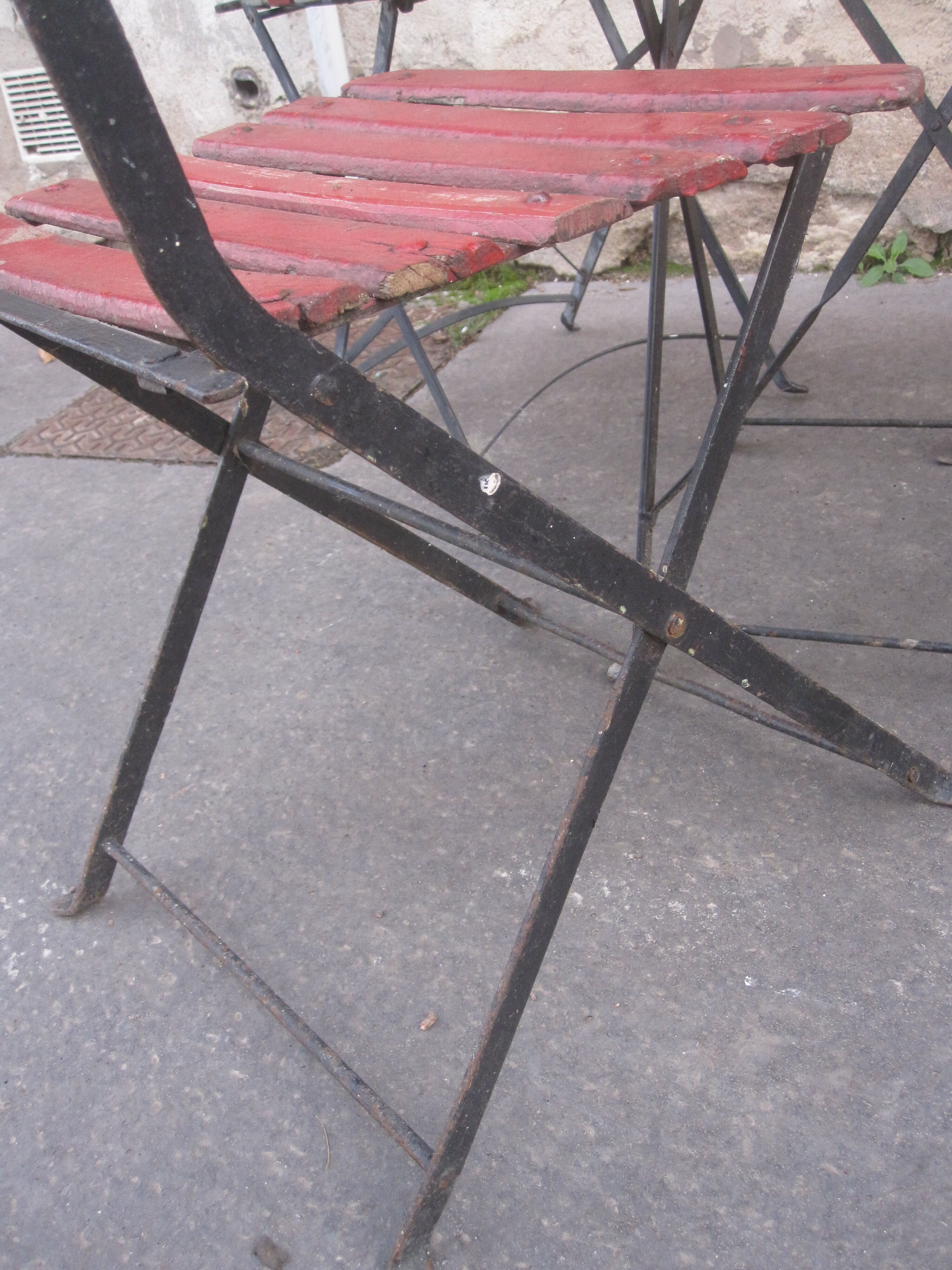 Folding garden furniture