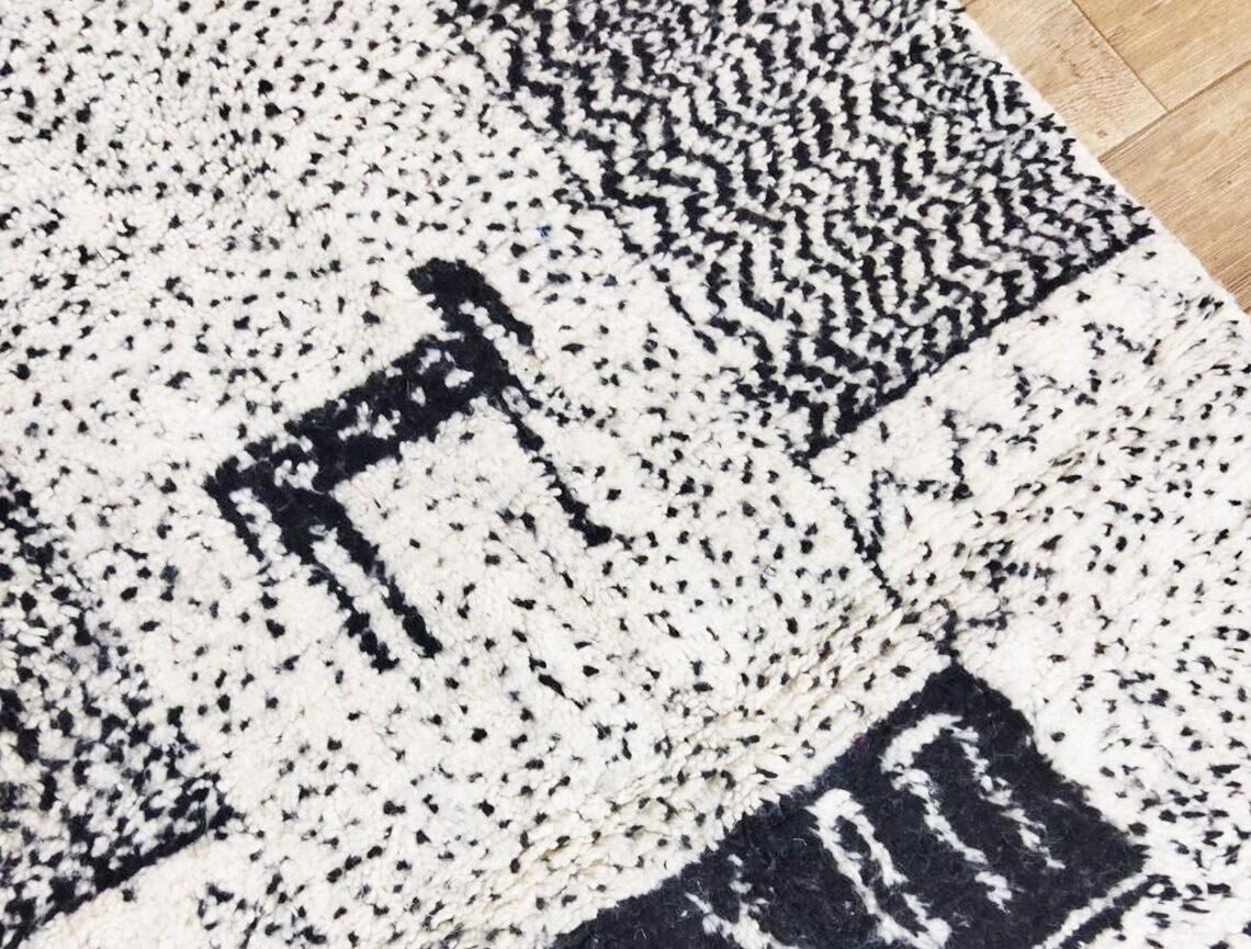 Moroccan carpet 164x112cm