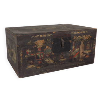 Coffre ancien en bois avec illustrations de vases en porcelaine (1900) #2