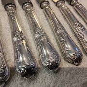 12 silver-plated dessert knives by Boulenger, Louis XV style, half-rich.