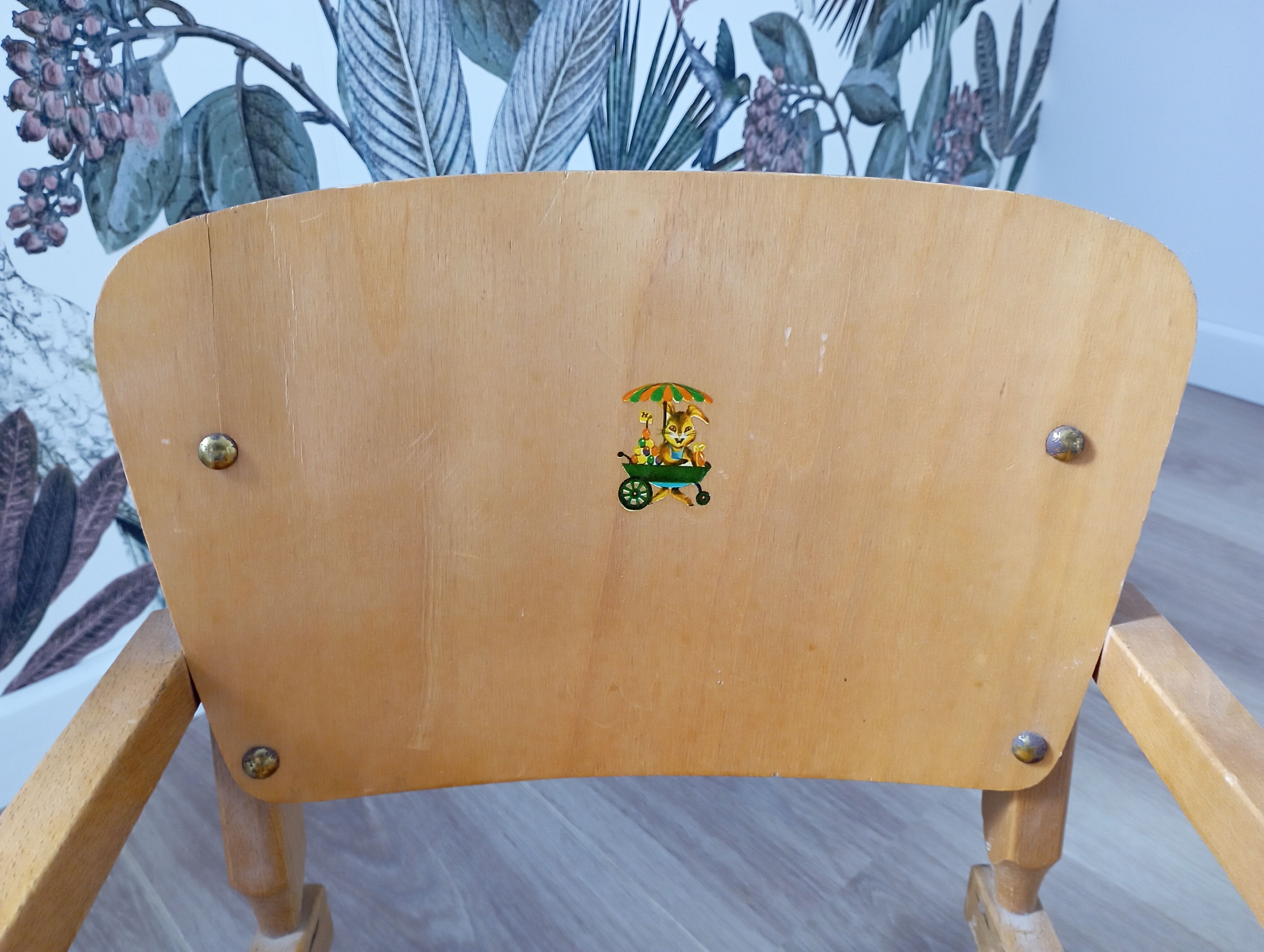 Armchair chair pot child compass feet