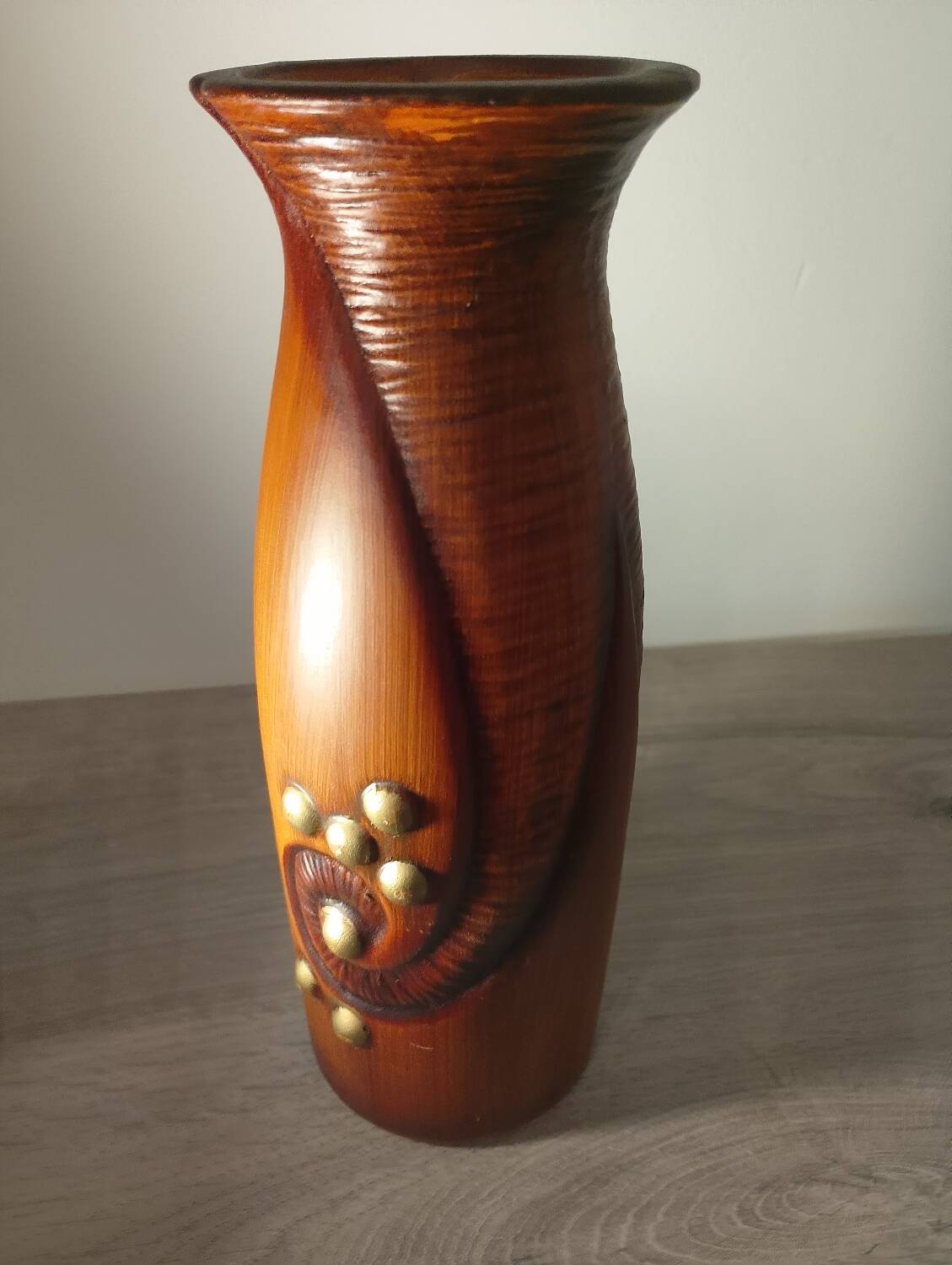 Vase collaboration between G de Bryun and Atelier Dubois at Bouffioulx.