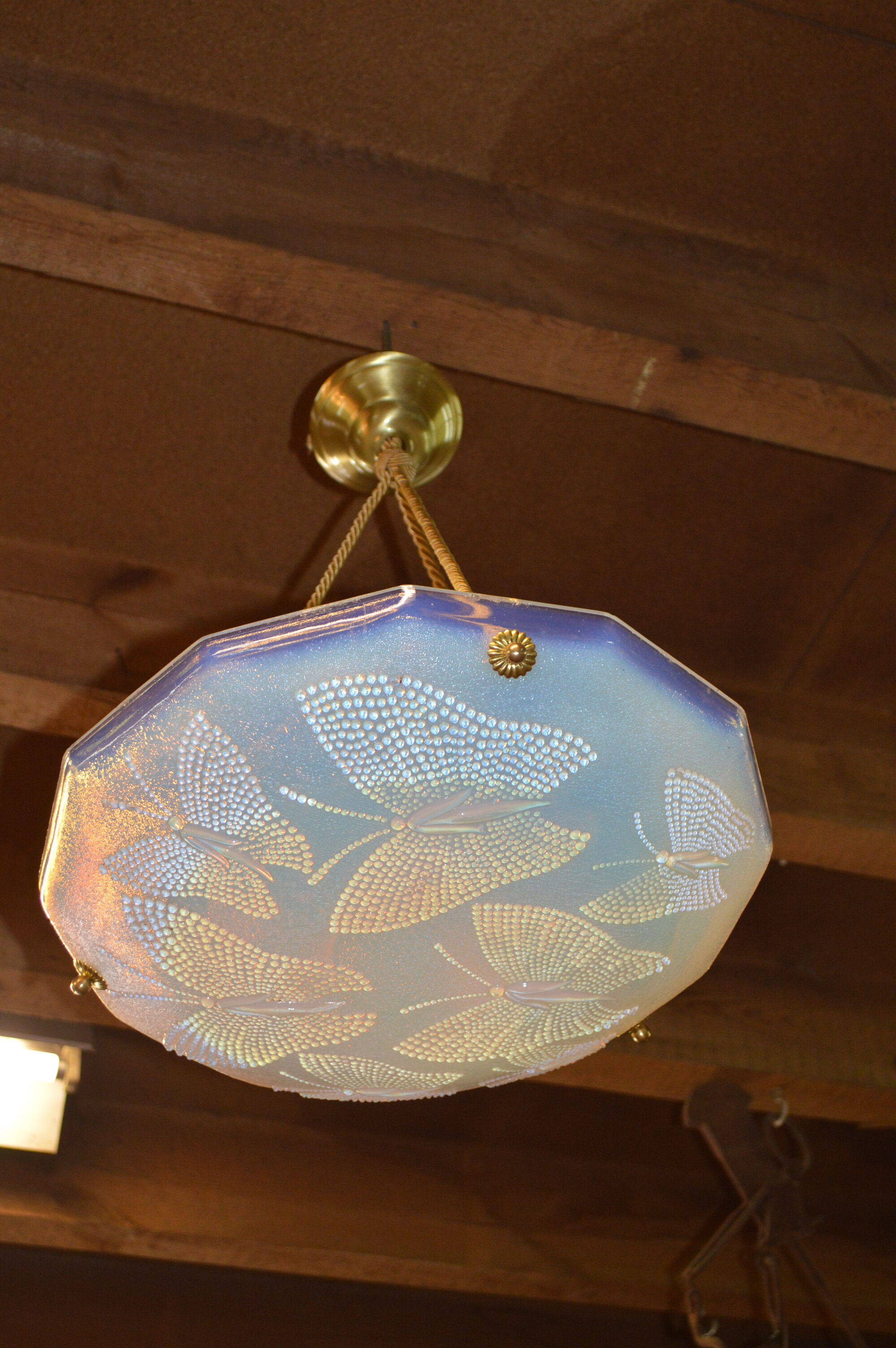 Art deco printed opalescent glass suspension decorated with butterflies