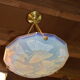 Suspension style art déco en verre pressé opalescent à décor de papillons