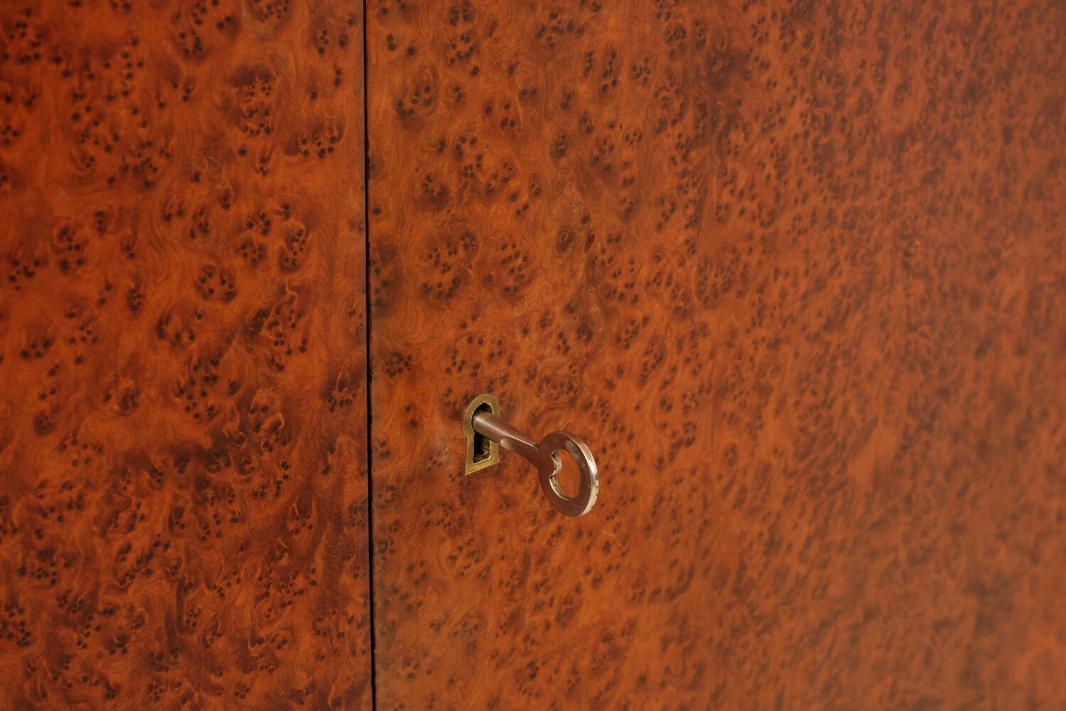 Rosewood and burl wood cabinet 1930/1940